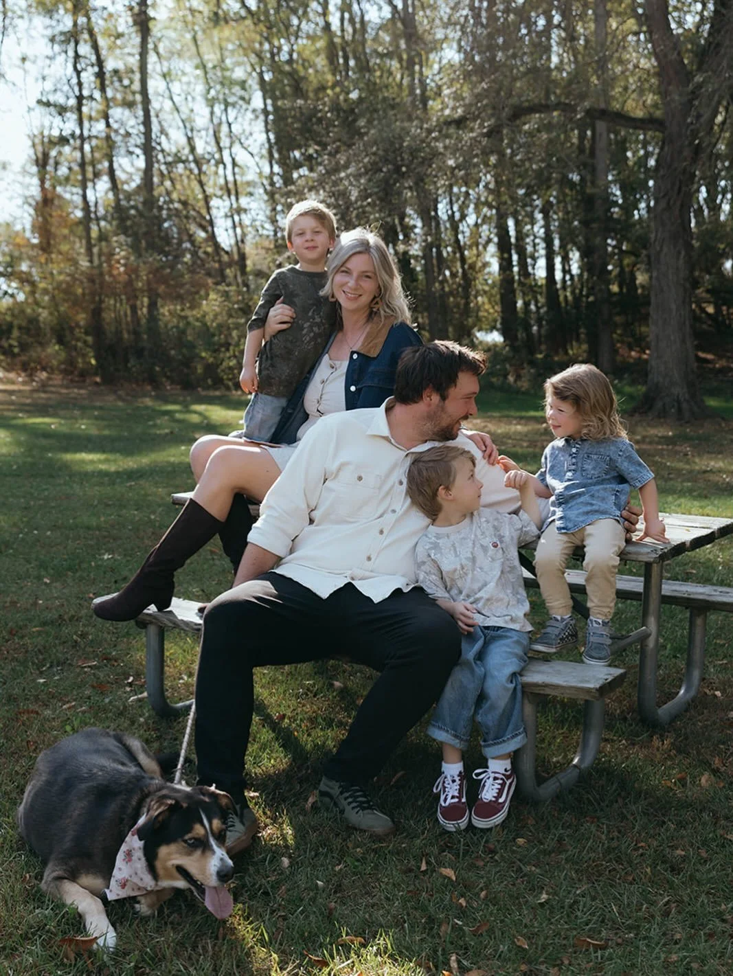 Merry Christmas from my family to yours!💚 Beyond grateful for each and every one of you who have trusted me to photograph your family and wedding this year. Looking forward to seeing many of you again in 2026!! ☺️

Photos by my talented friend @hild