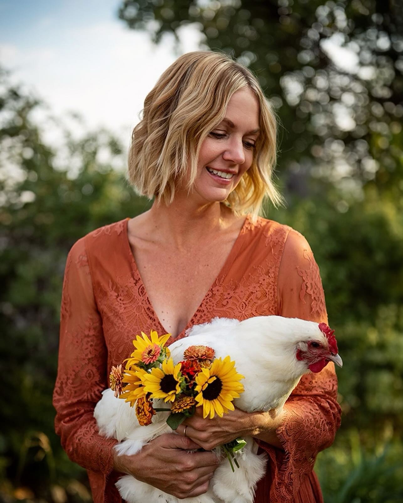Wanted a new profile pic and it turned into a whole thing as it usually does when the chickens and a camera are involved. The ladies and are having a brat summer and Poppa is doing his best to keep them in line. 

#bratsummer #crazychickenlady #sapph