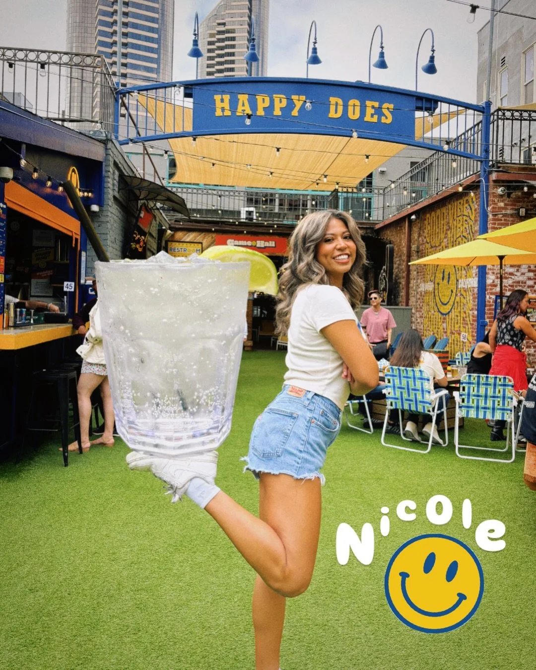 Meet some of our cuties posing with their favorite drink 🙂🫱🏻&zwj;🫲🏼🍹

We&rsquo;ll have the Conference Championship games on sound and serving up game day specials. HAPPY Sunday!