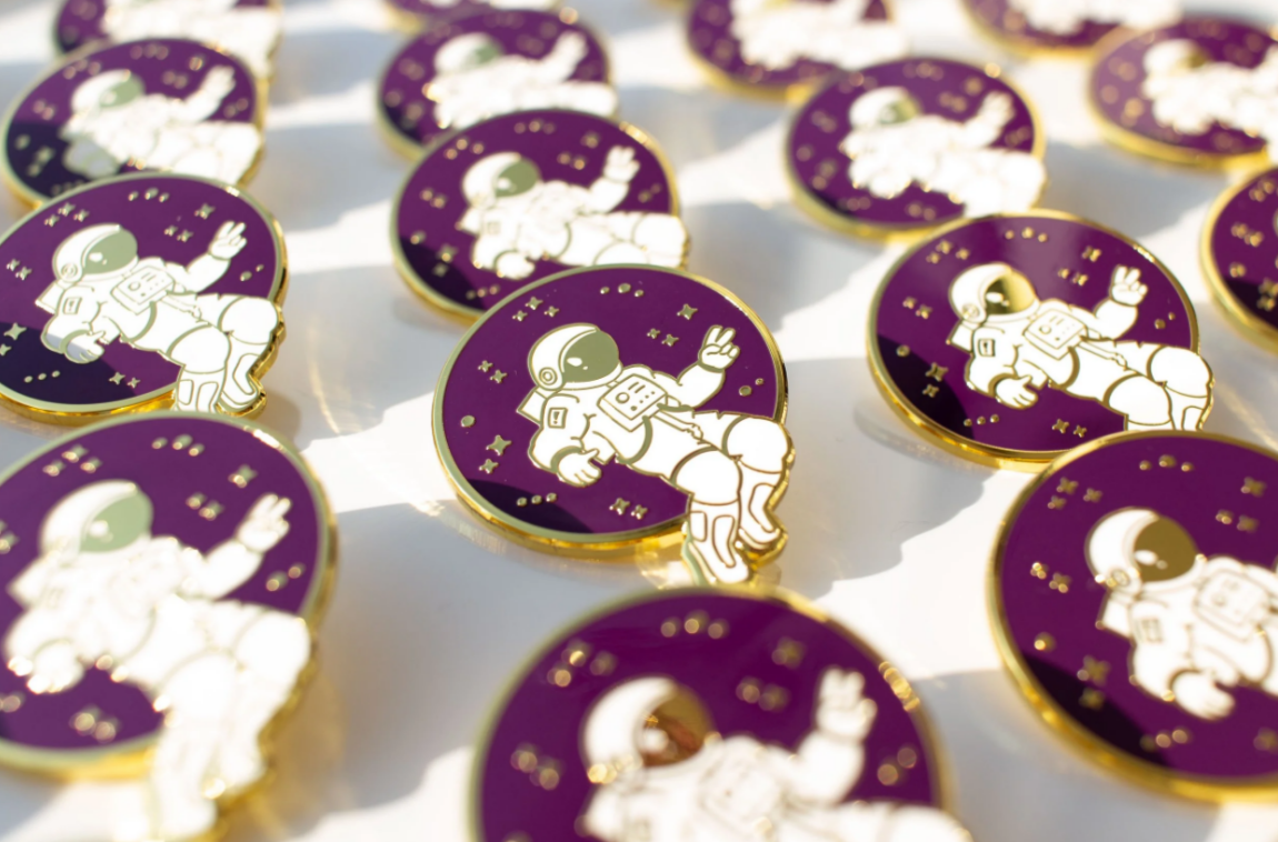 Cosmo Pin.png