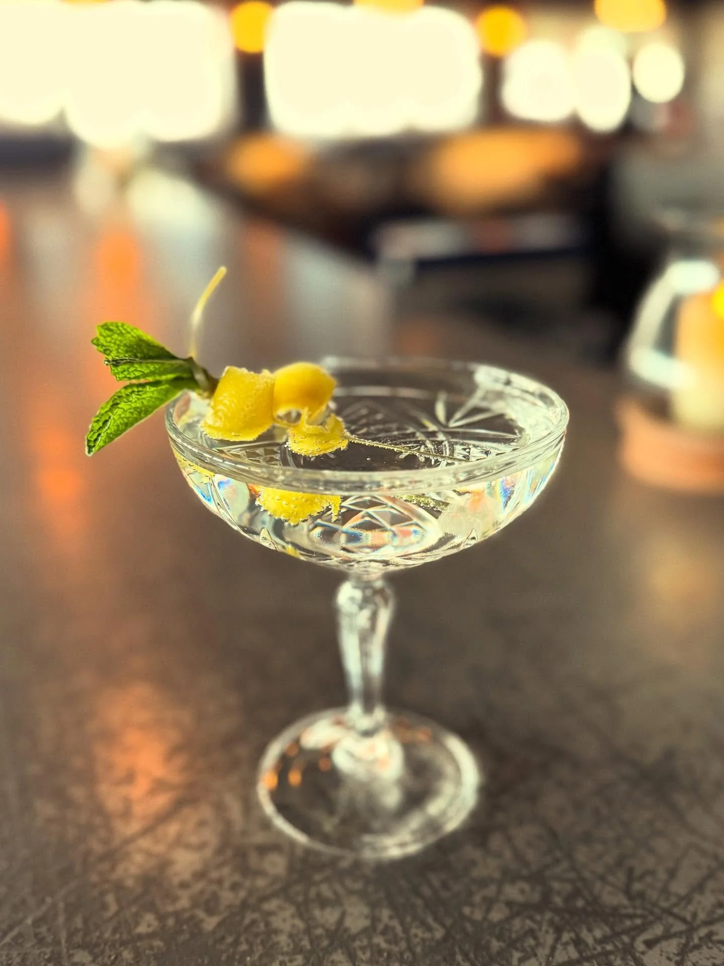 𝒀𝒂𝒚, 𝒊𝒕’𝒔 𝑴𝒐𝒏𝒅𝒂𝒚! said no one ever … unless they’re talking about 𝑴𝒂𝒓𝒕𝒊𝒏𝒊 𝑴𝒐𝒏𝒅𝒂𝒚🍸 at The Village Table & Tavern in Duck. Every Monday this fall we’re shaking up 5 specialty martinis for just $12.