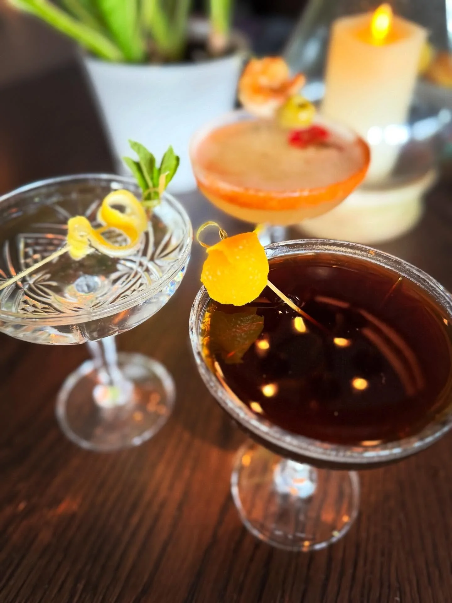 It&rsquo;s been a minute, but Martini Monday returns tonight! For the uninitiated, that&rsquo;s 5 specialty martinis for just $12.50 each at the bar. Only on Mondays and only at The Village Table &amp; Tavern! We open at 4. Cheers!🍸 
&bull;
#obxvill