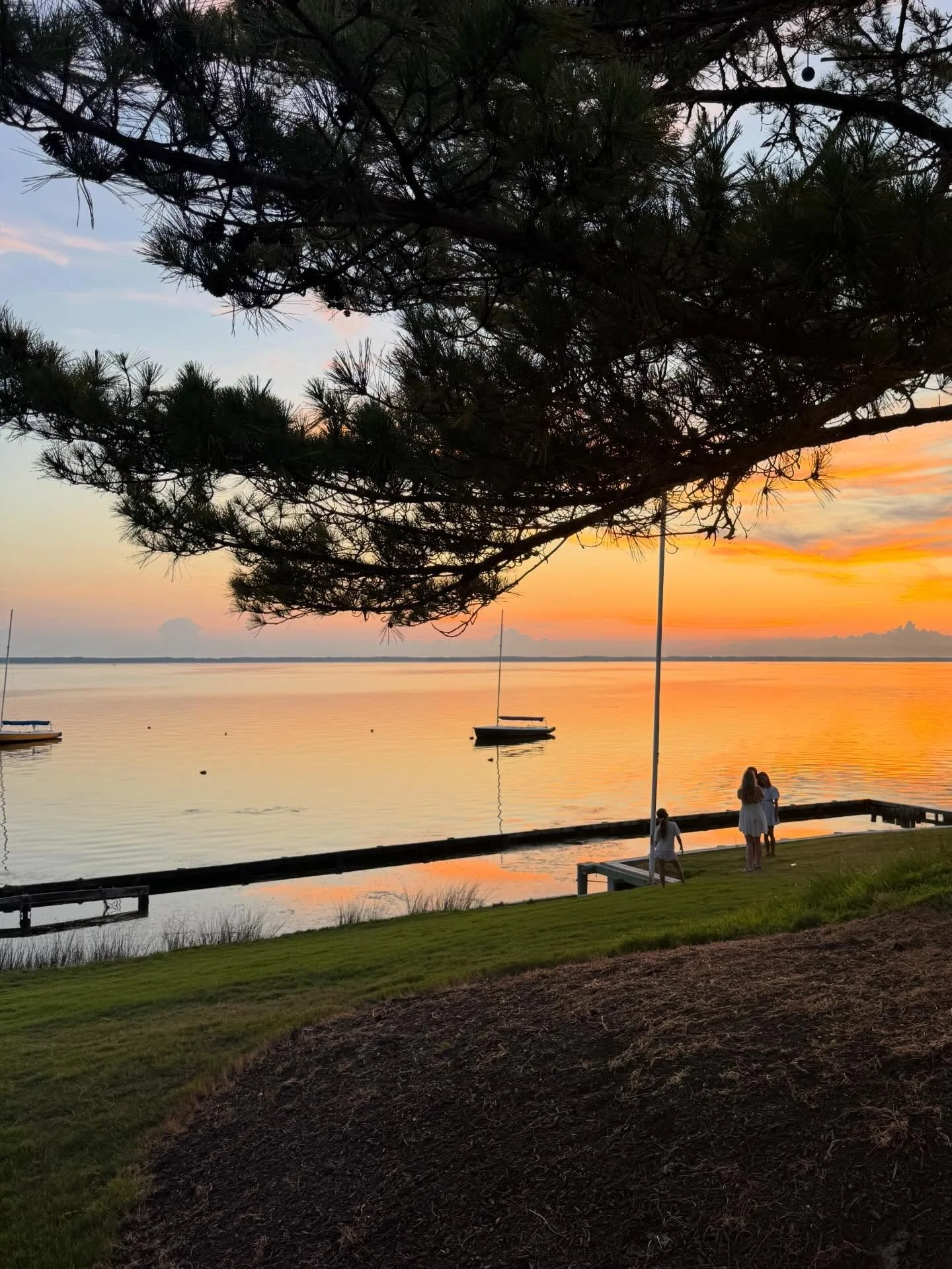 Today we&rsquo;re celebrating the fact that spring is only a month away! While we look forward to enjoying those warm weather sunsets, we&rsquo;re feeling thankful that the view is just as good from inside the restaurant. Join us this winter for dinn