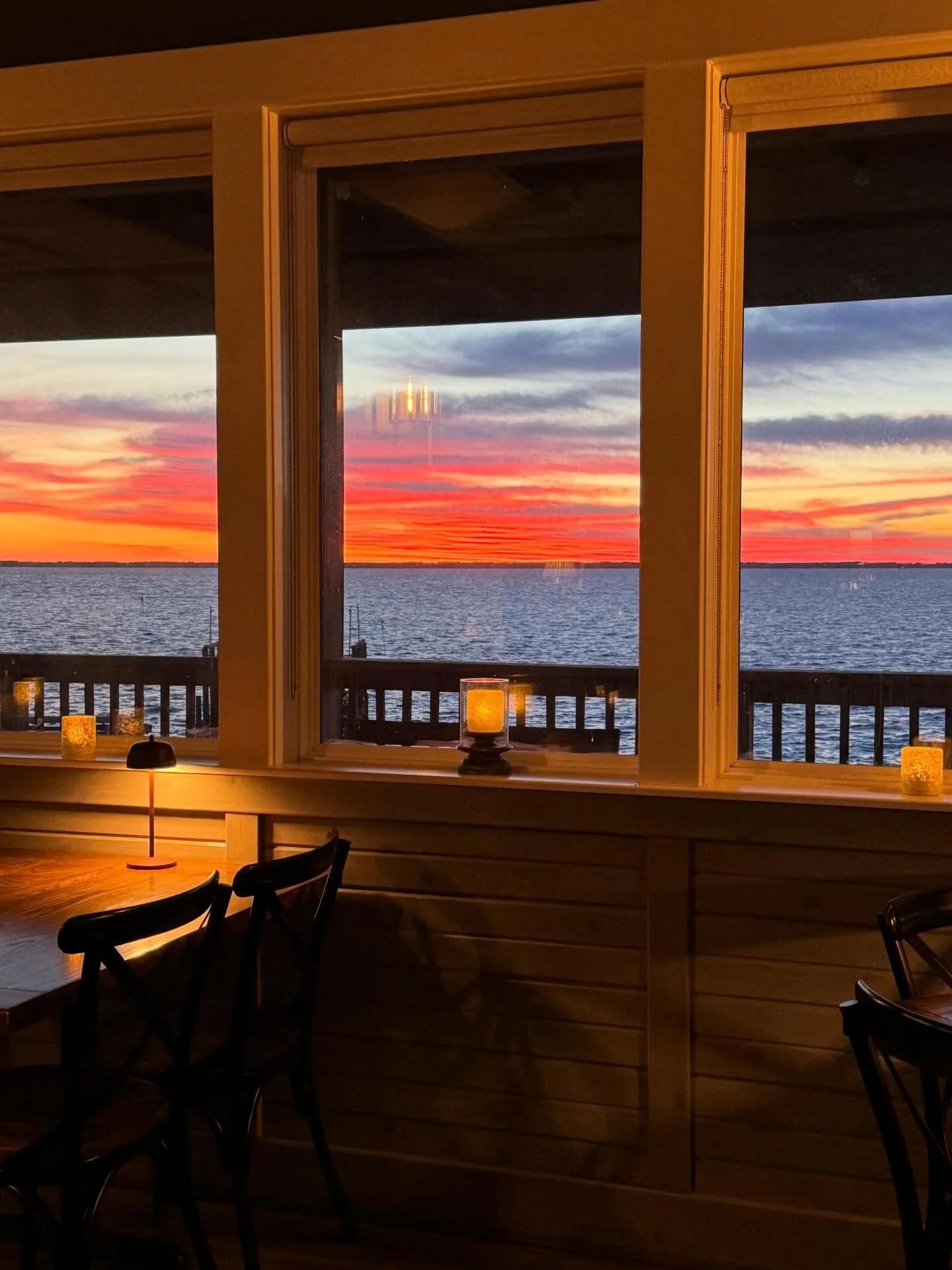 Sun sets at 6:02 tonight. Where will you be? Book your front row seat through the link in our bio! 
&bull;
#dinnerwithaview #outerbankssunset #obxvillage #ducknc #waterfrontdining