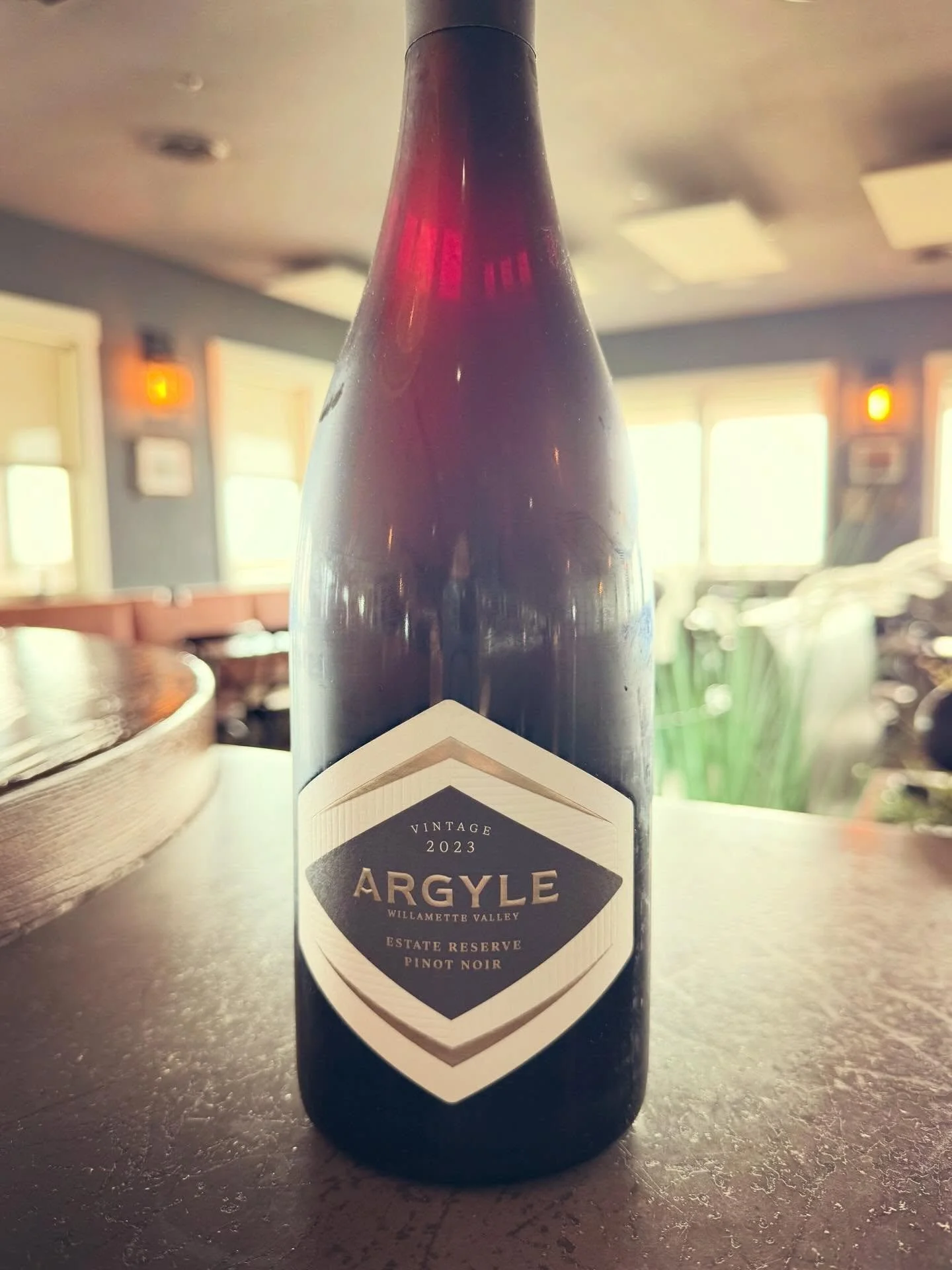 Say hello to our wine of the week: the elegant and expressive Argyle 2023 Estate Reserve Pinot Noir. This beautiful Willamette Valley Pinot is remarkably versatile, pairing beautifully with both our rich braised beef short ribs and our delicate seare