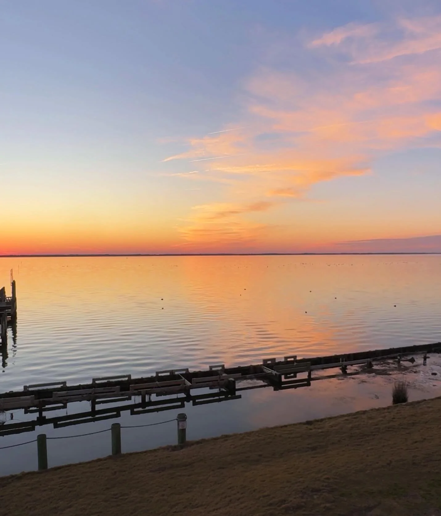Come chase the sunset at The Village! Seating until 8:30 every night through Friday. 
&bull;
#dinnerwithaview #obxsunset #duckncsunset #townofduck #obxvillage