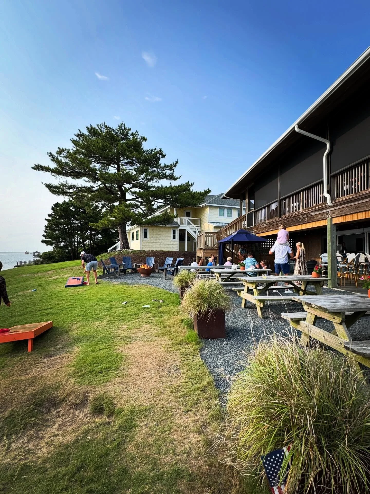 Beautiful evening for live music on the sound!
Jeremy Russell is playing until 8:30 tonight &mdash; come grab a seat while the light is still golden.
Then mark your calendar:
🎵 Tuesday &ndash; Bryan Campbell
🎵 Wednesday &ndash; Mercy Creek
🎵 Thurs