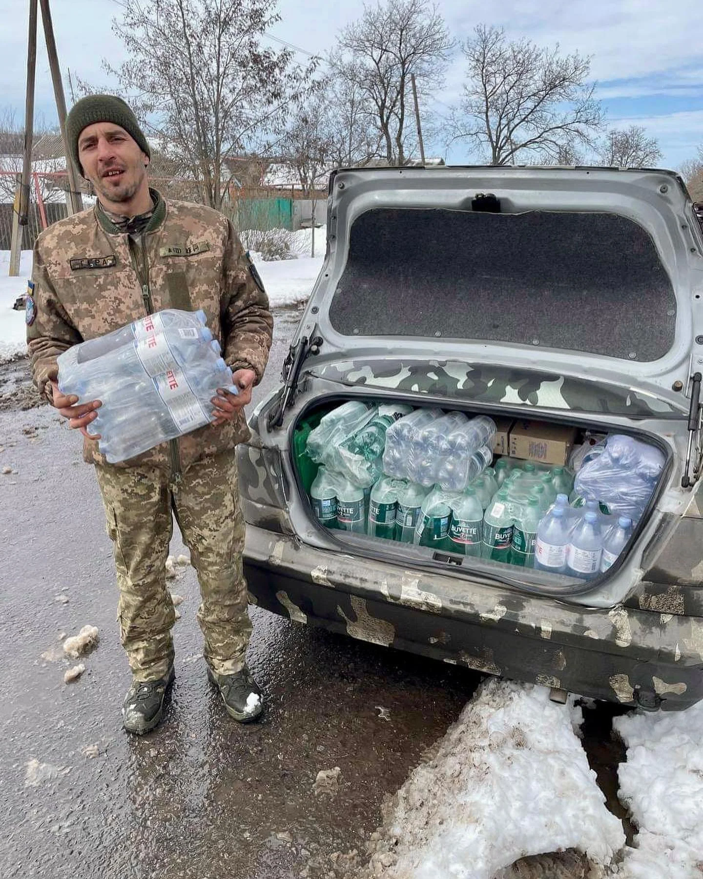 Food and water to the soldiers in the frontlines in Kherson