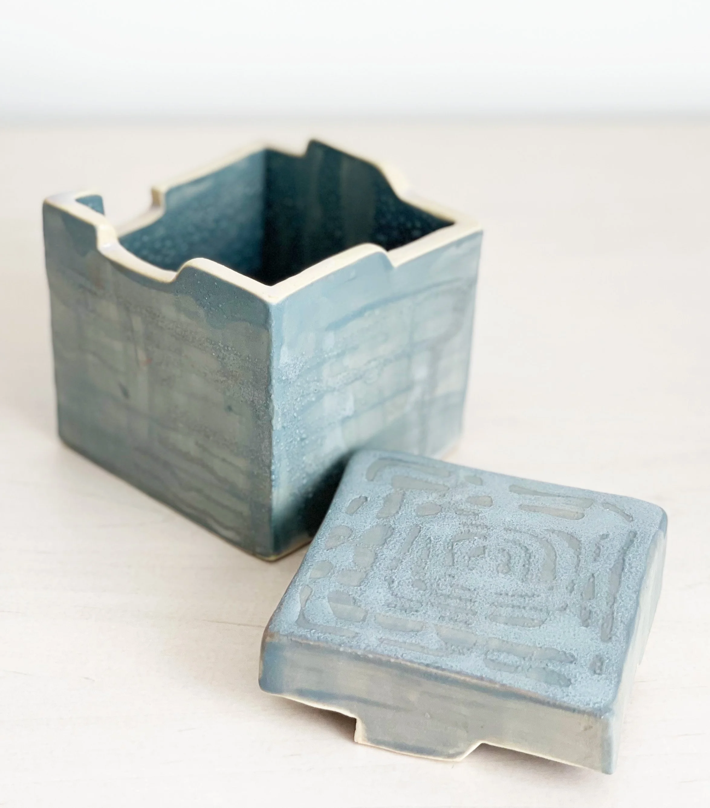 GraySeasaltbox04.jpg