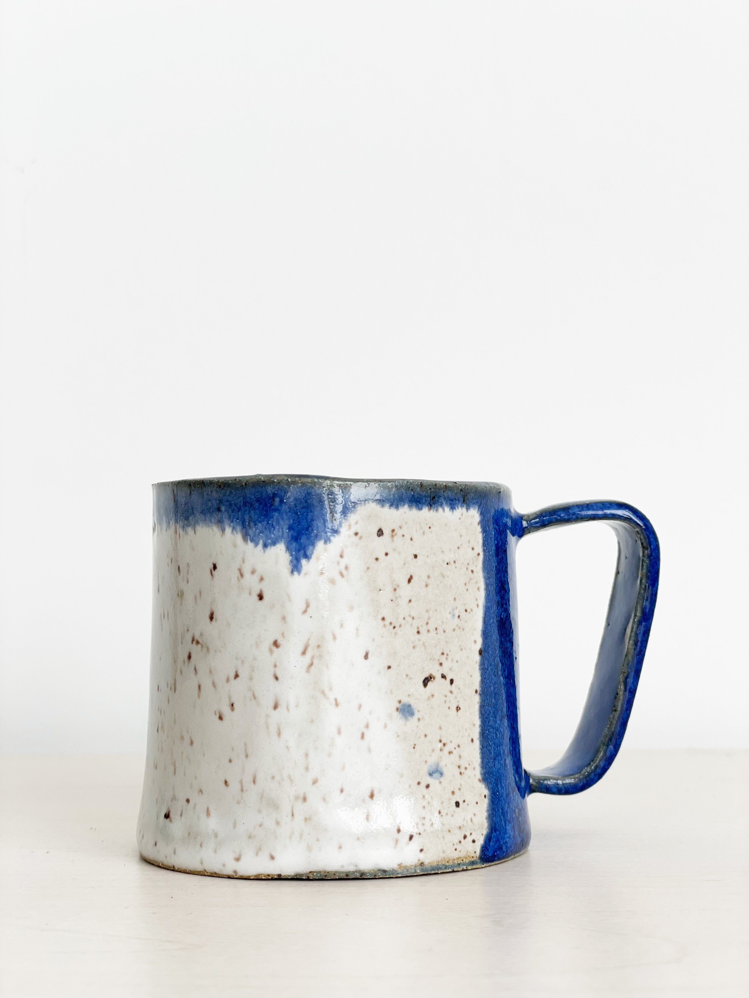 Blue&whitteMugs03.jpg