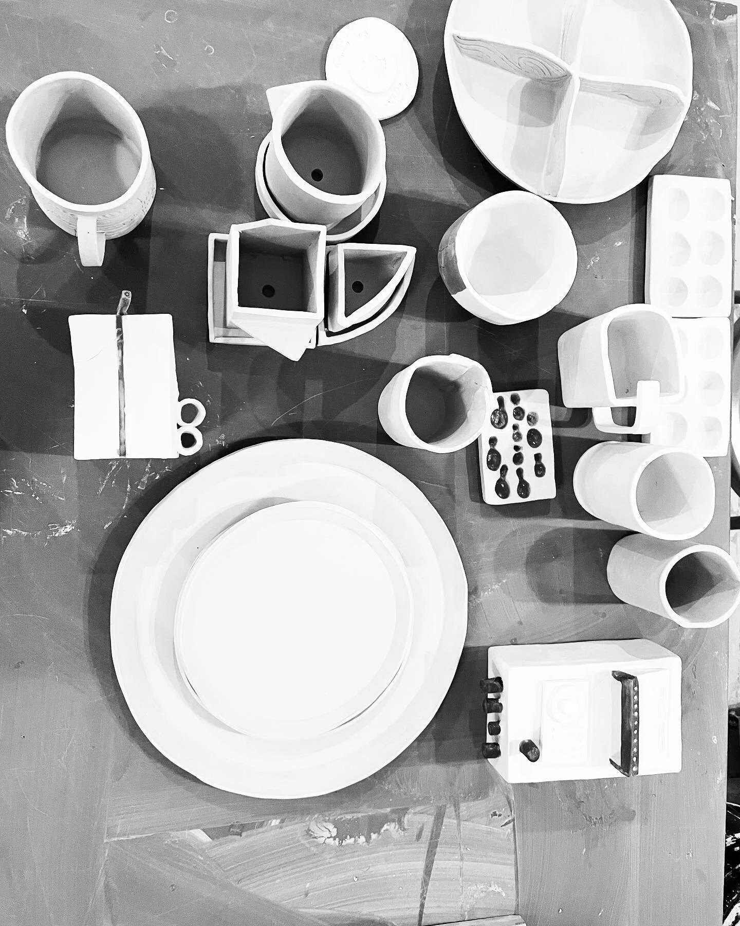 Getting ready to be glazed fo Vessels of Mindfulness @artshackbrooklyn .
#brooklynpottery#brooklyngallery #ceramics#handbuikt#clay