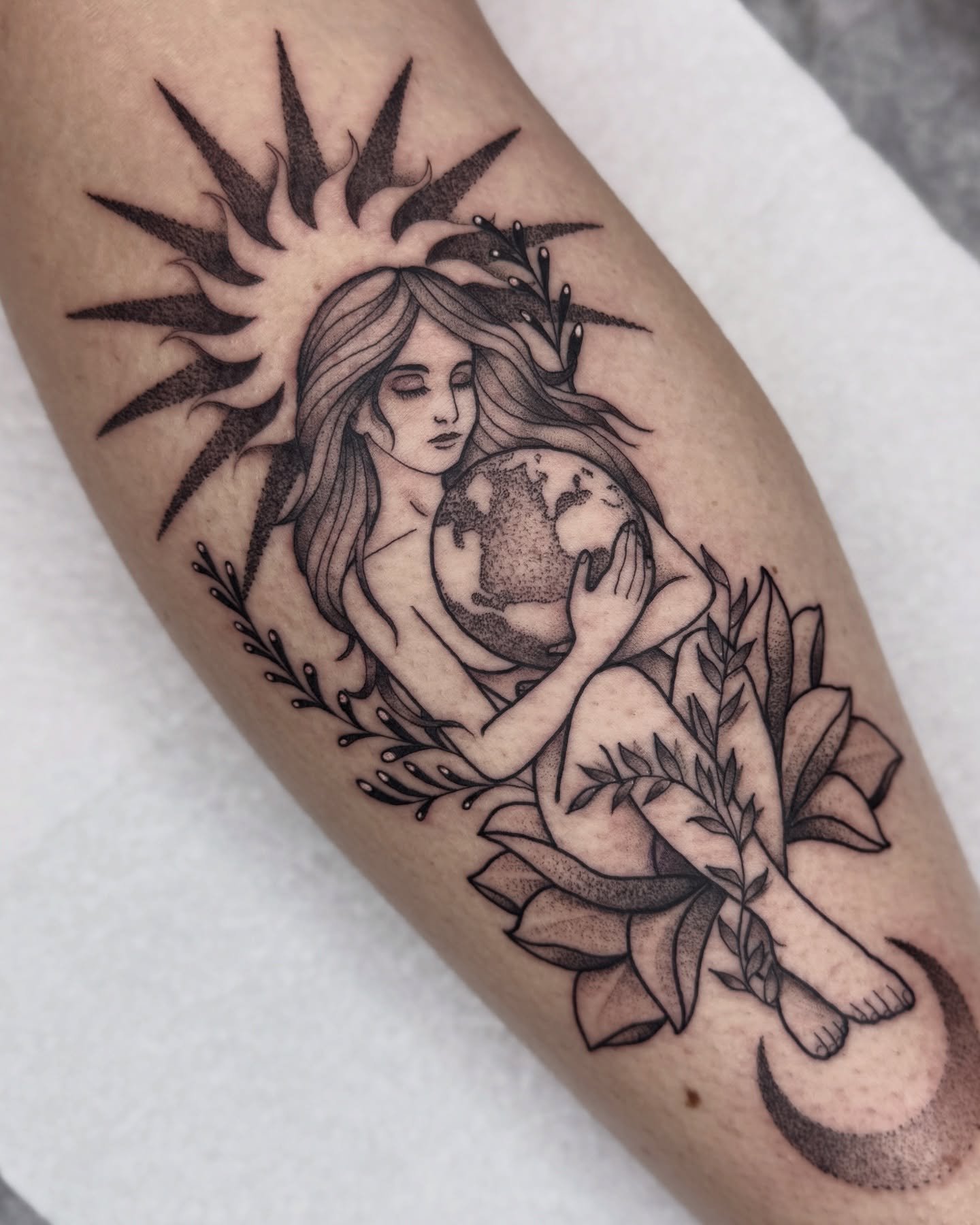 A Virgo Maiden holding the earth

#savannahtattoo #savannahtattooartist #georgiatattooartist #virgotattoo #zodiactattoo