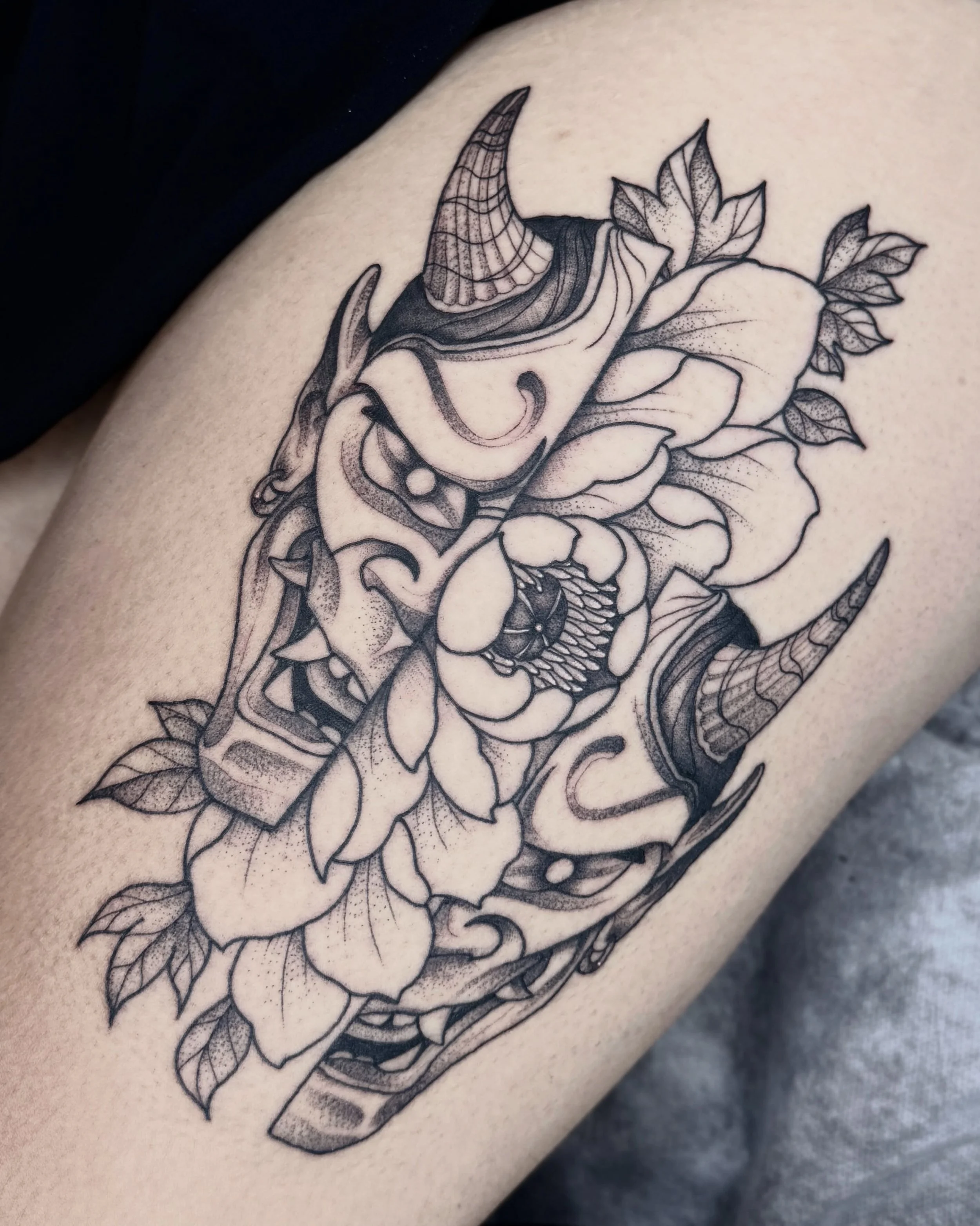 Hannya mask and peony thigh piece

Thanks again Tori!

#savannahtattoo #savannahtattooartist #georgiatattooartist