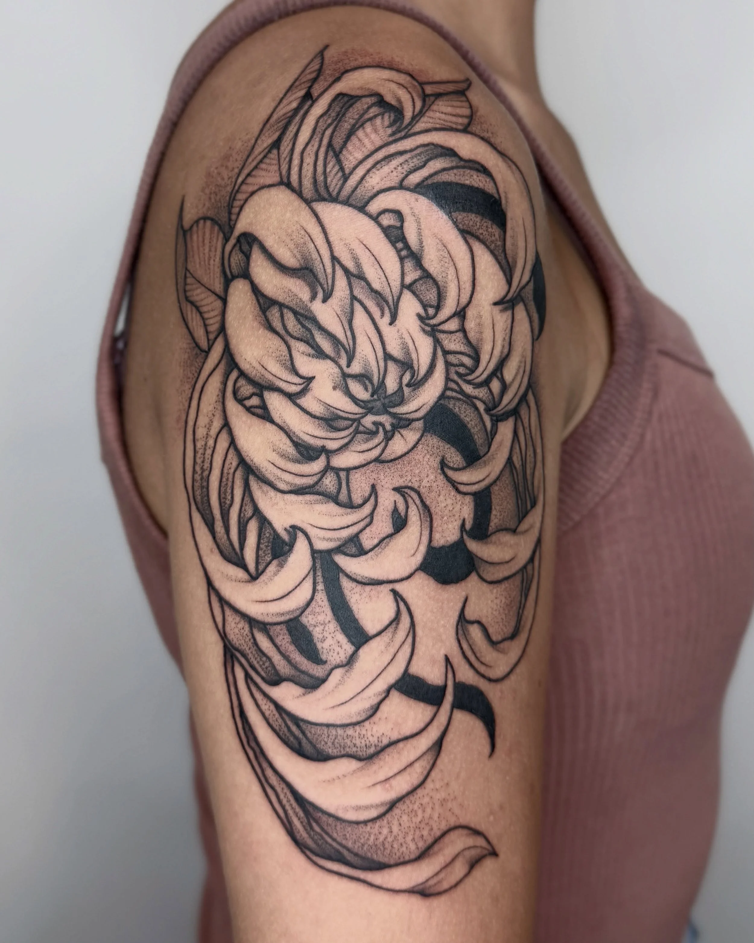 chrysanthemum for Shea

I hope everyone had a fun Fourth of July, thanks again!

#savannahtattoo #blackworktattoo #savannahtattooartist #georgiatattooartist #chrysanthemumtattoo