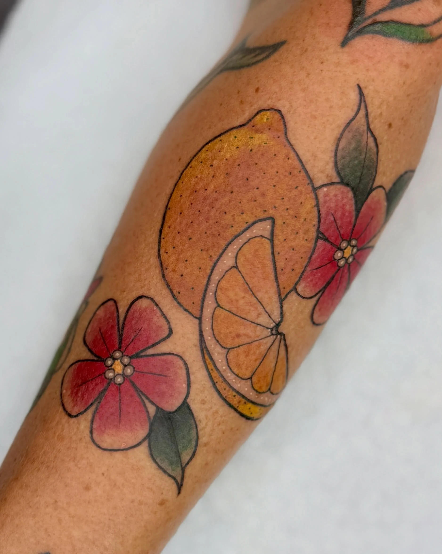 Freehand lemon tattoo for a cat named Lemon. Swipe to meet the legend and see the drawing