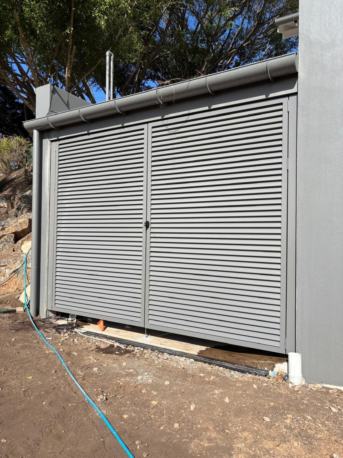 enclosure2.jpg
