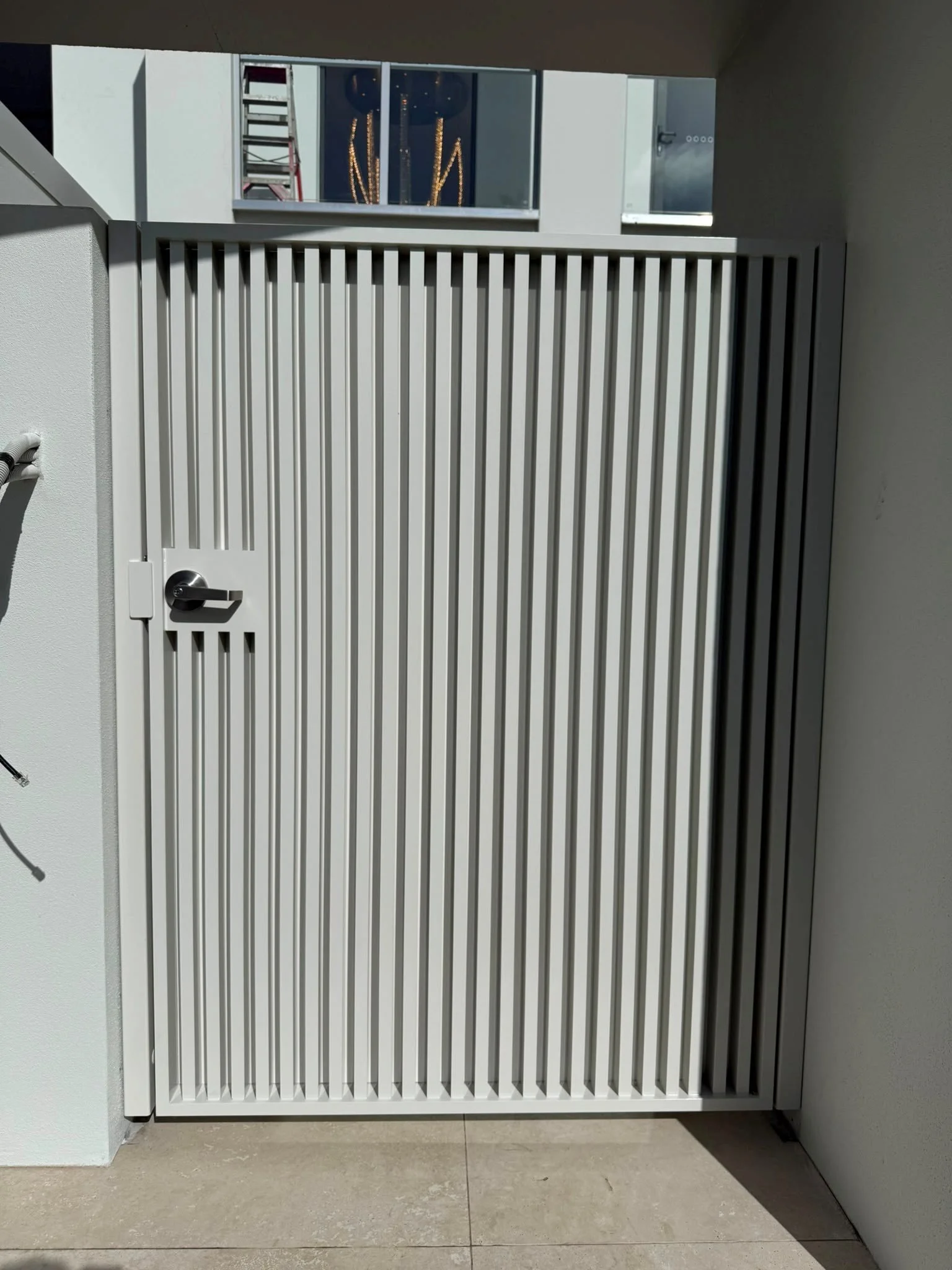 gate2.jpg