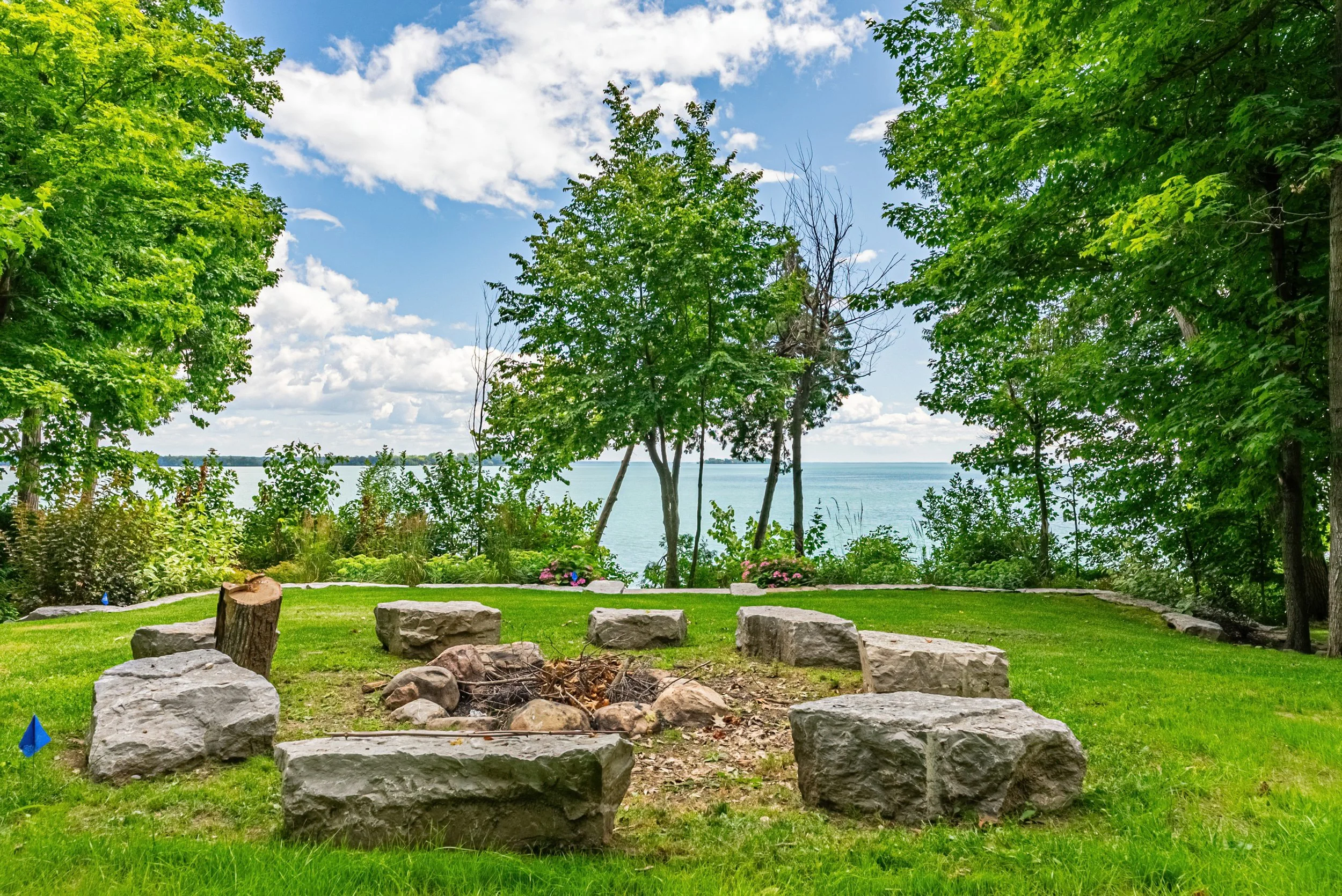 81-45 Ivy Lane, Grape Island.jpg