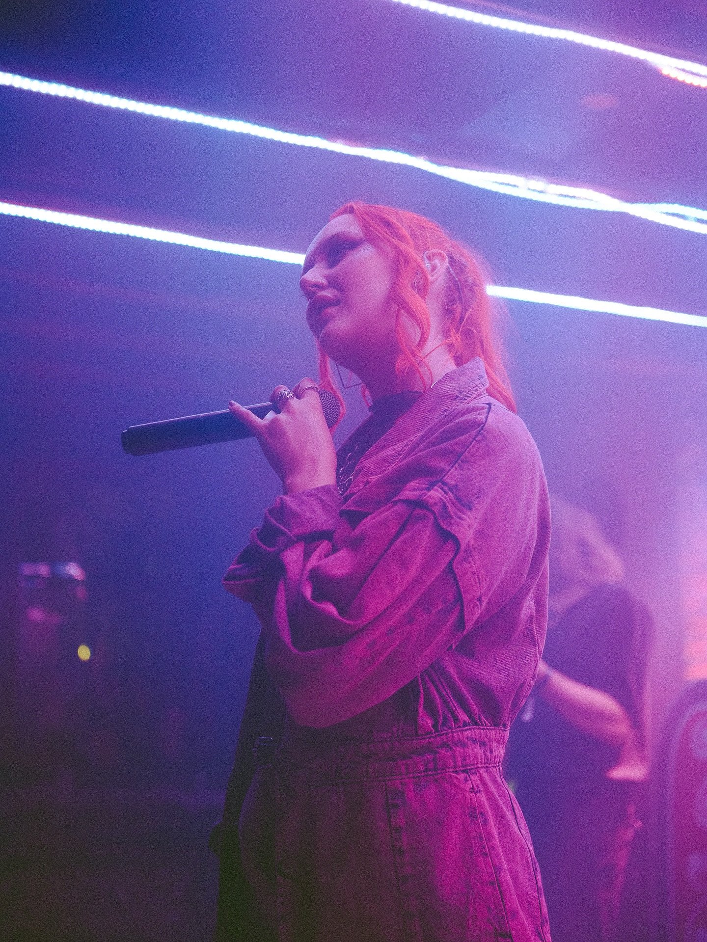 Roselle, C'EST QUAND QUE TU JOUES &Agrave; QU&Eacute;BEC ???

Le 13 septembre prochain au festival @festivalfono ✨🌈

Trop h&acirc;te de revenir jouer mes nouvelles tounes &agrave; la maison 🏡

Photo @marilartiste