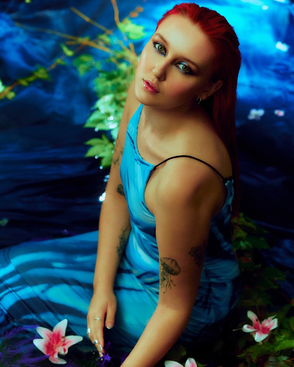 Mon 2e album EAU SAL&Eacute;E sort CE VENDREDI
et j&rsquo;ai tellement h&acirc;te de vous faire d&eacute;couvrir les nouvelles chansons 🥹✨

En attendant la sortie, go it le PRESAVE 💋

Le lien est dans ma bio @roselle.officiel xx

CR&Eacute;DIT PHOT