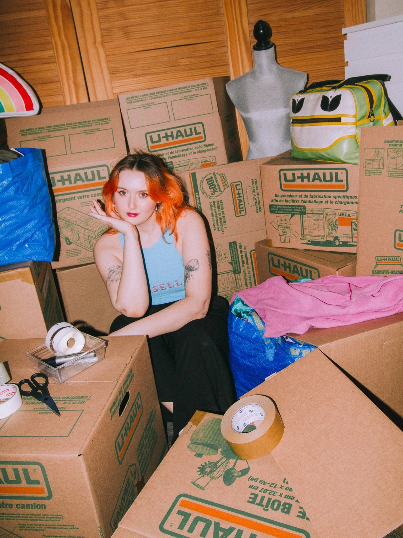 La GLAM LIFE de sortir un album en plein d&eacute;m&eacute;nagement 🚚💅🏼

📸 @maximjeunesse