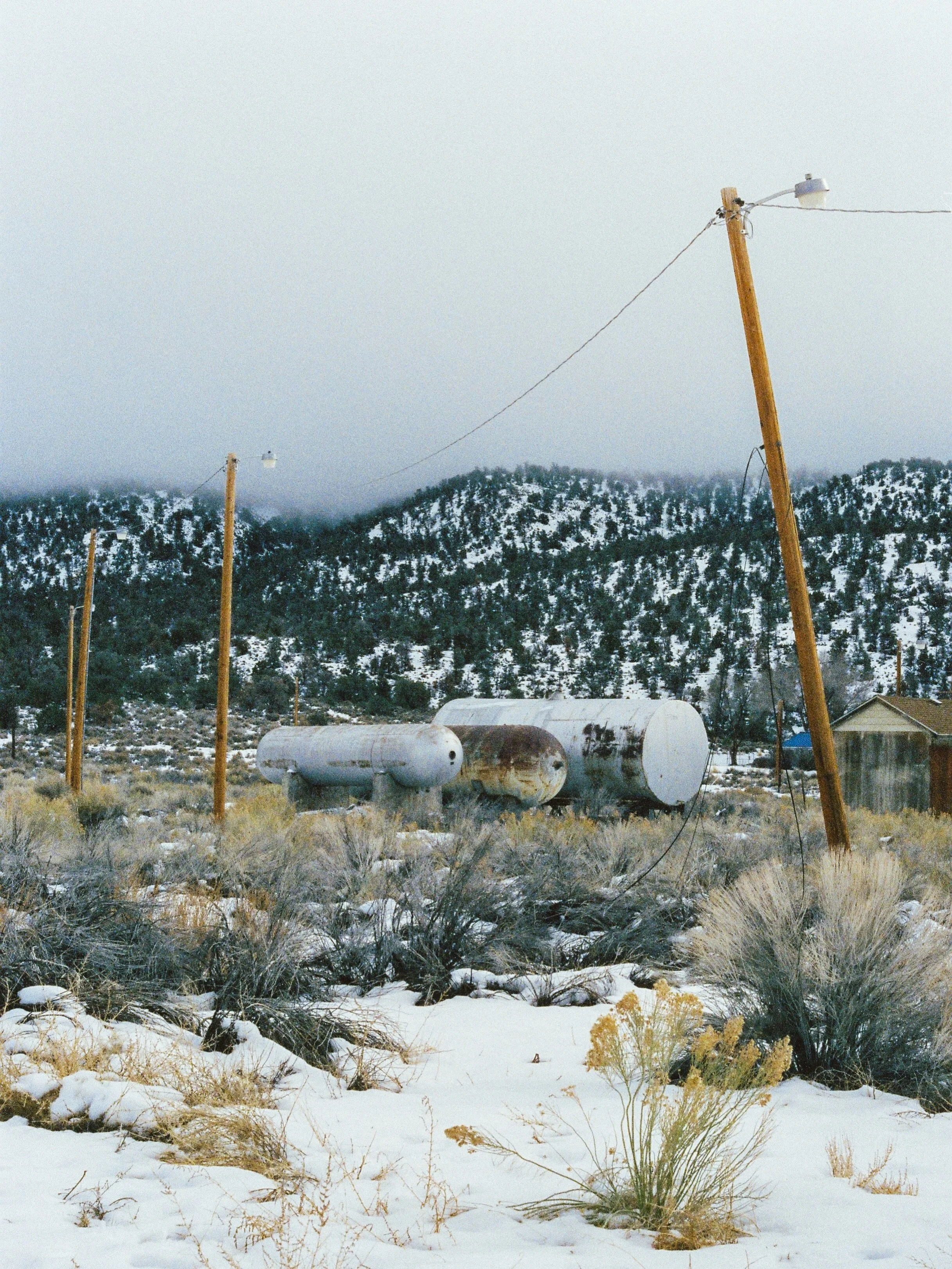 Things seen on the California/Nevada border 

🎞️ @cinestillfilm 800T 35mm
📸 Pentax MX
🧪 @filmcultlab 

#filmisnotdead #analog
