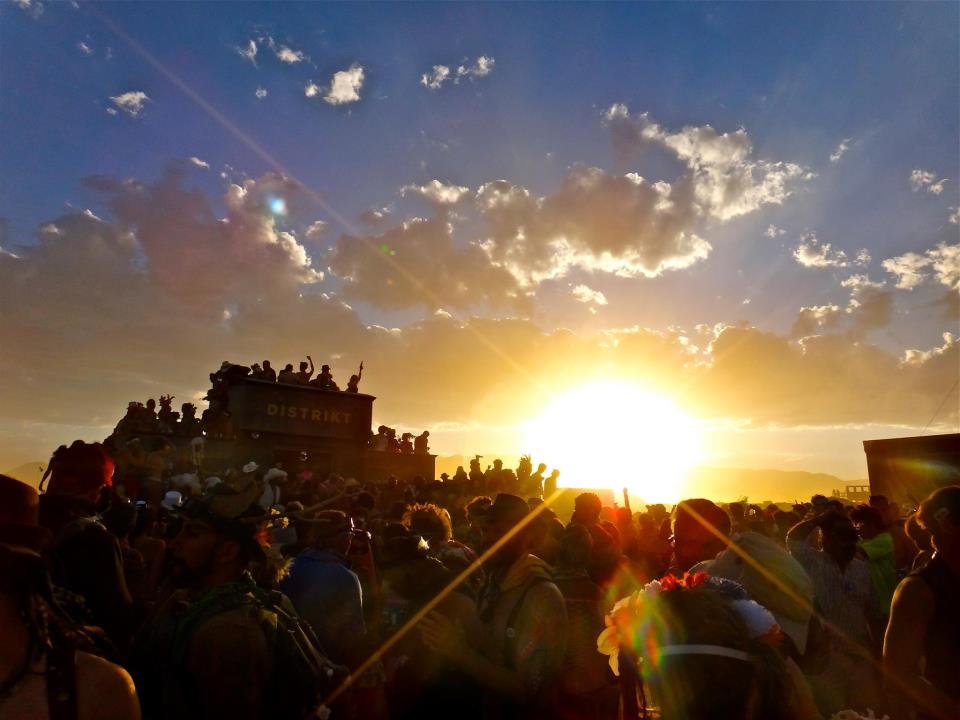 DISTRIKT_BurningMan_Crowd 6.jpg