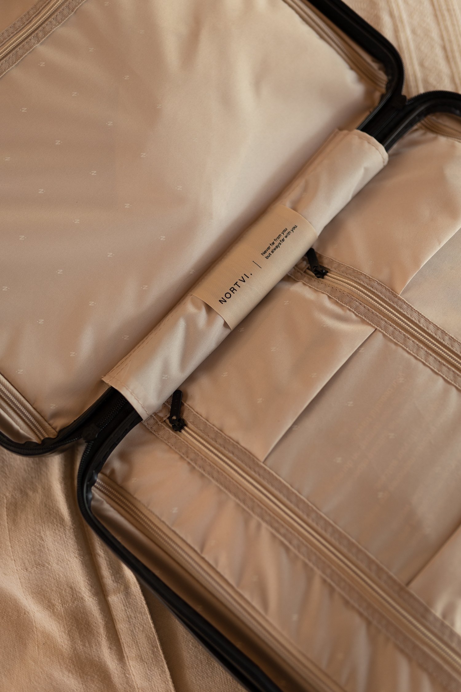 NORTVI, a sustainable suitcase brand from Amsterdam-21.jpg