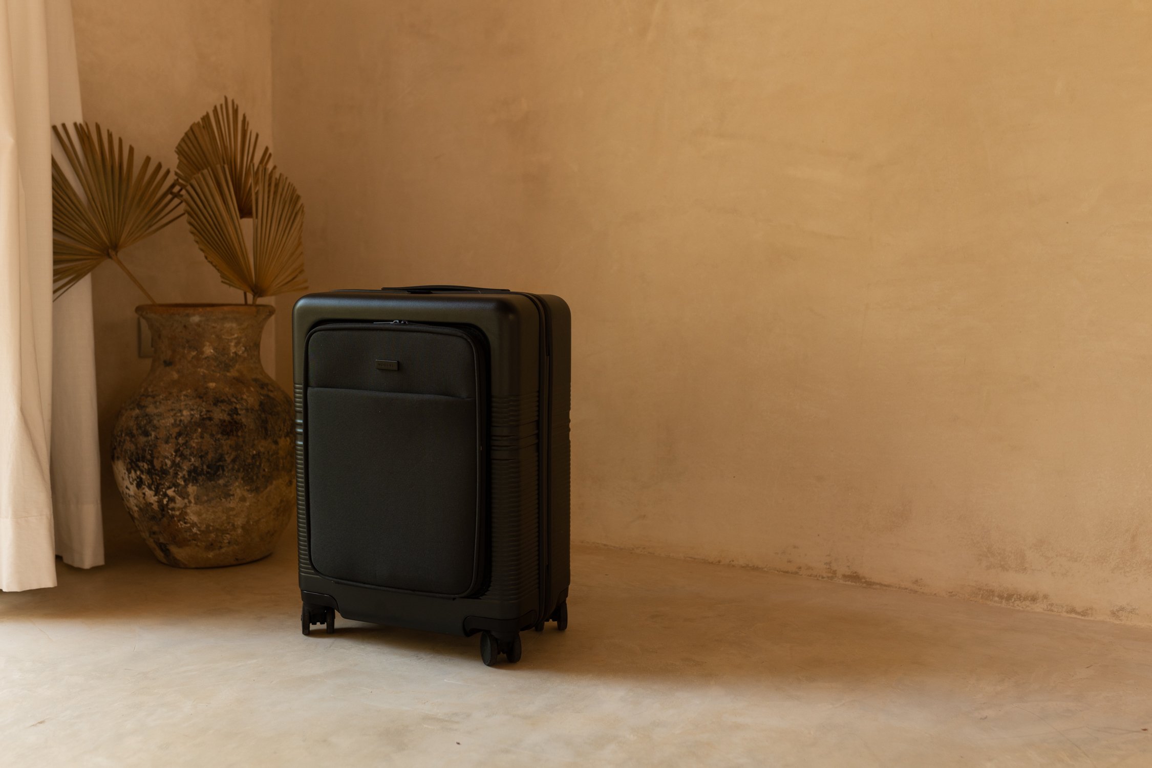 NORTVI, a sustainable suitcase brand from Amsterdam-24.jpg