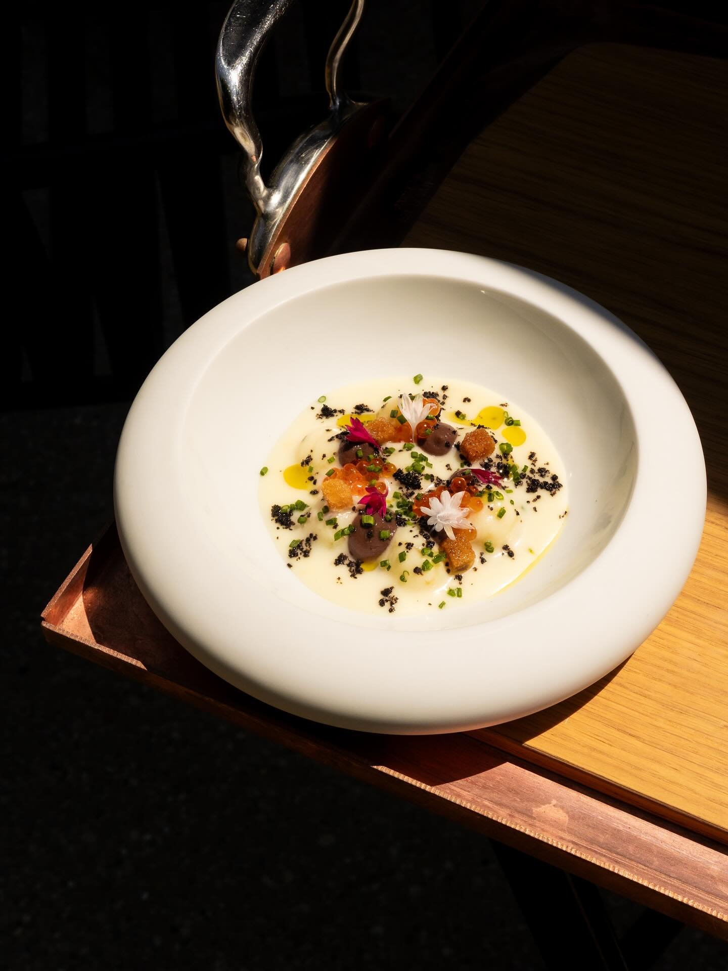 Last week&rsquo;s highlight: a seat at Papylles, the gastronomic table of young chef @thomasbriandet in Bois-le-Roi. A bold, elegant take on fine dining.

@restaurant_papylles 

#finedining #papylles #france #food #foodlover #finediningexperience #mi
