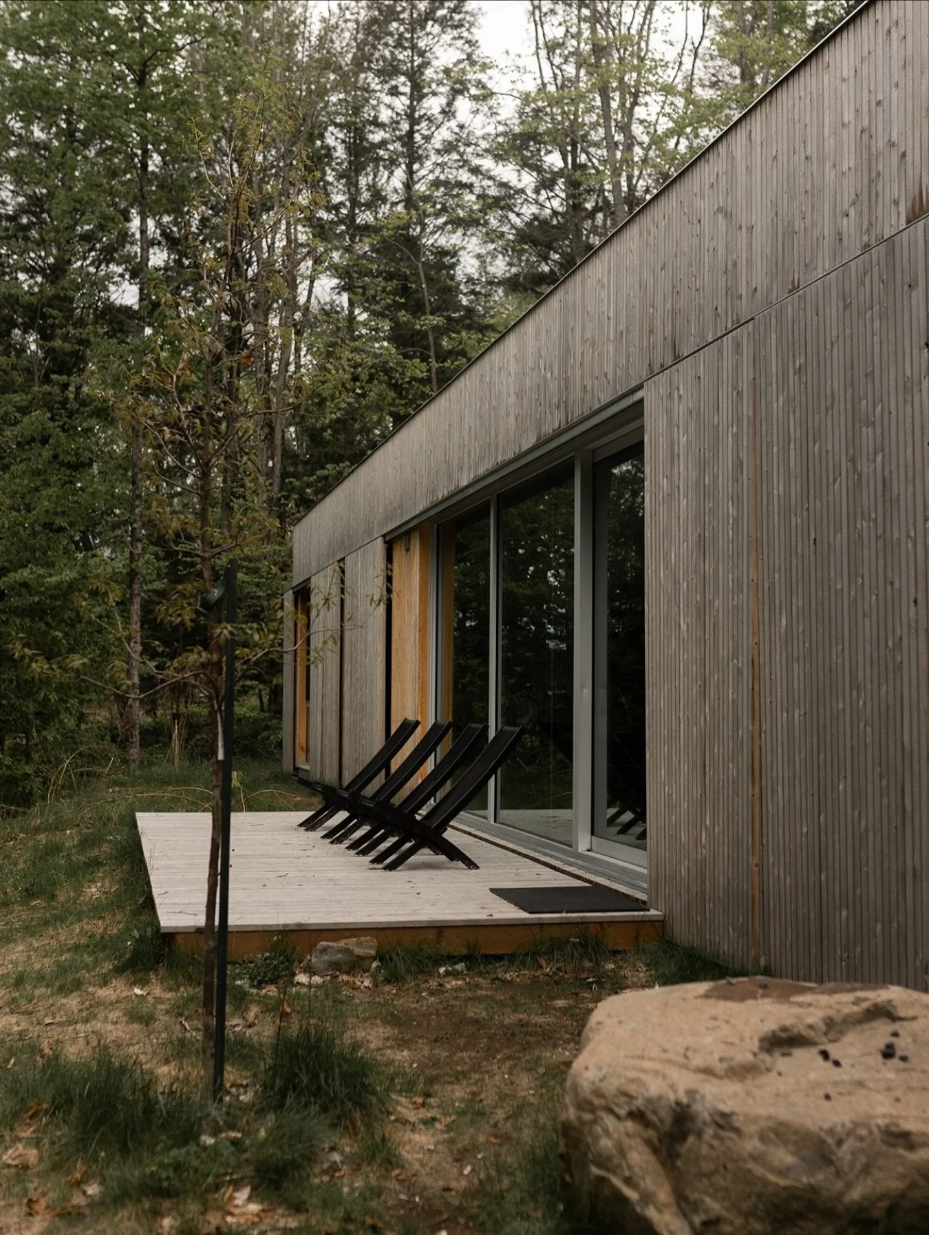 Cabin love at @hinterhouse 

Still one of our favourite places to stay in Canada when seeking quiet time in nature. Over the years, @hintercompany has offered us the chance to experience different stays, some fleeting, yet hinterhouse was the first, 