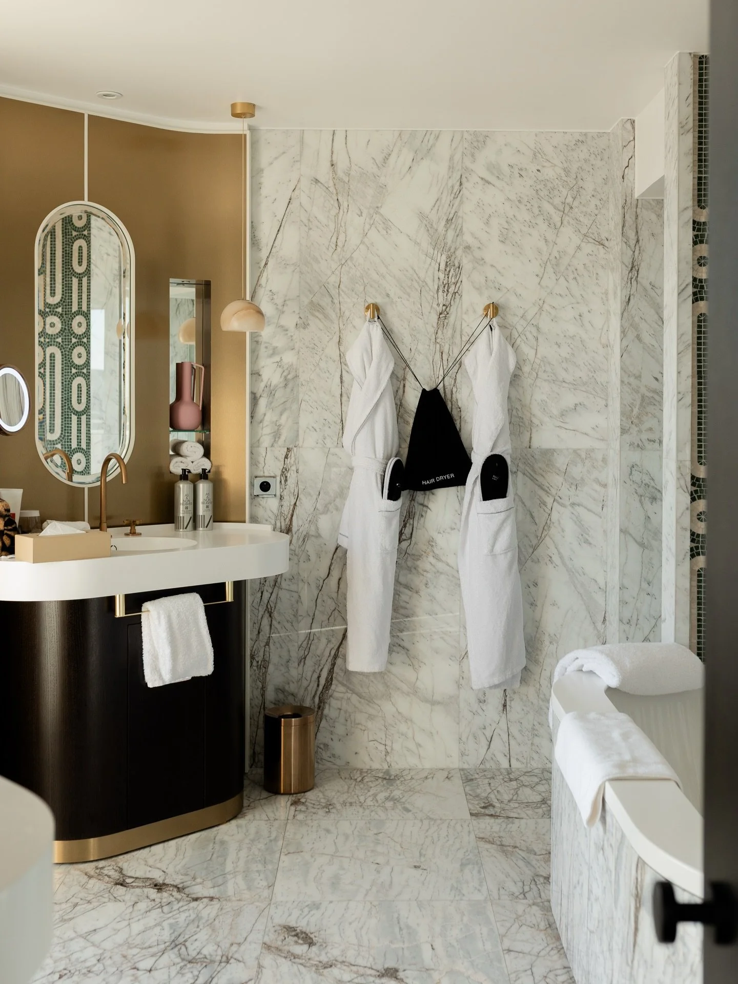 When Parisian dreams turn into reality at @hoteldesers 

The bathroom. The suite. The view.

We stayed in The Eiffel Suite during snowfall, with Paris from above, rooftops covered in white, the Eiffel Tower visible through the clouds, and morning lig