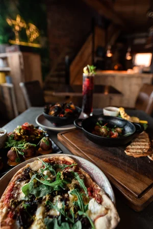 Ice & Slice | Discover & Dine Today