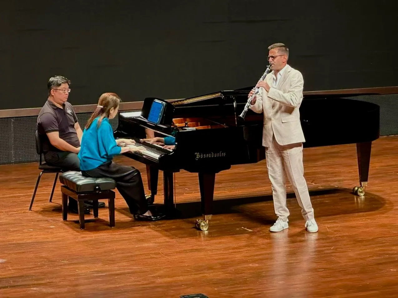 Short but fun 4-day trip to Changsha, China, performing at the Changsha Concert Hall and listening to a few talented students! See you next time 🇨🇳
#clarinet #classicalmusic #classicalmusicians #china #buffetcrampon