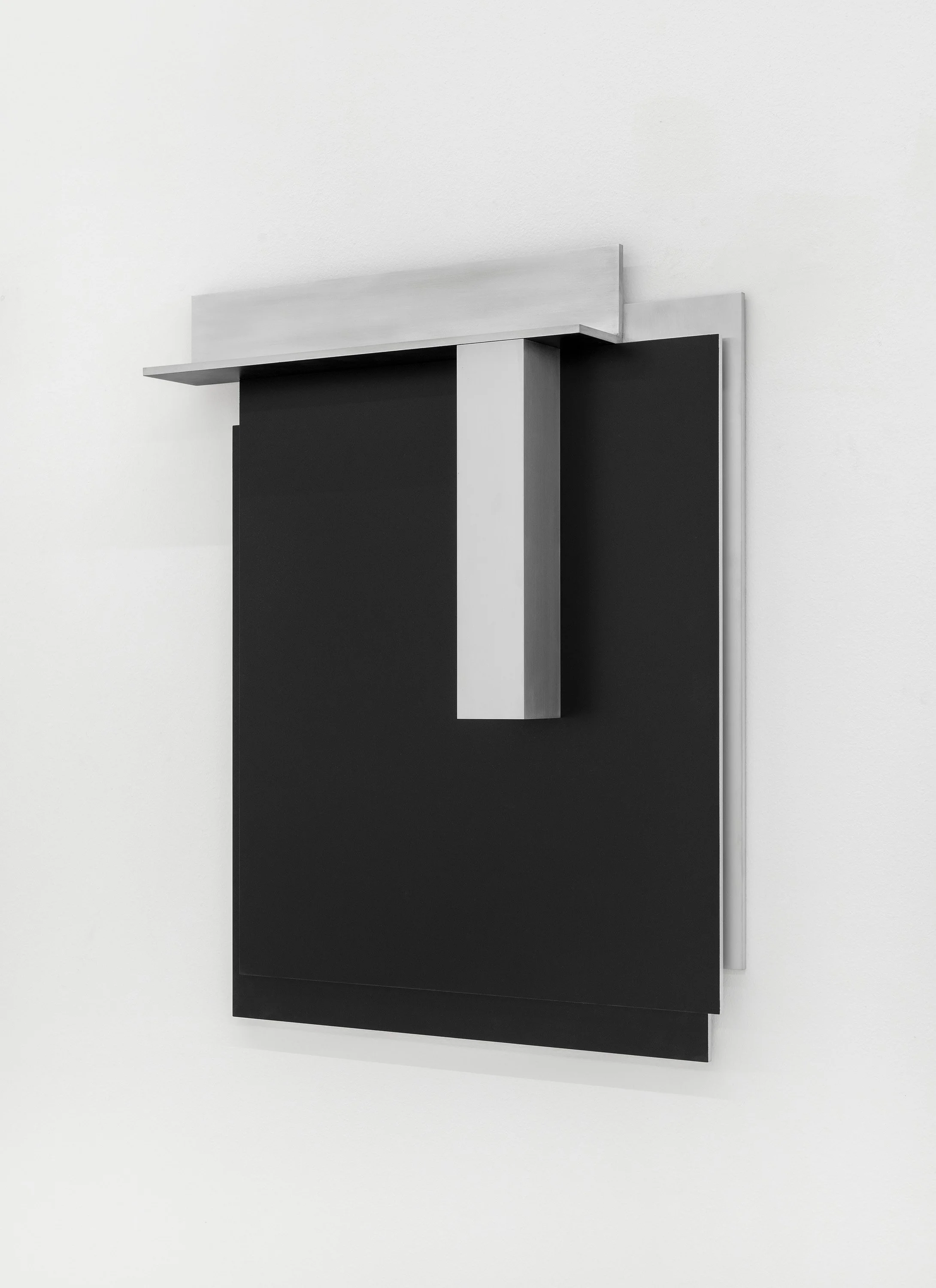 Amparo Tormo | Untitled, 2019 | aluminum and lacquered aluminum | 73,7 x 61,4 x 9,4 cm
