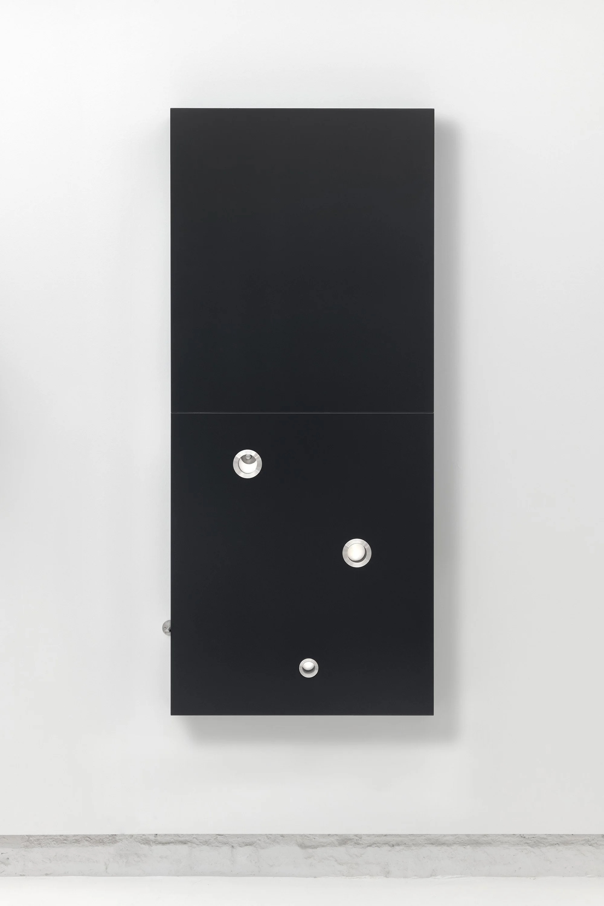 Amparo Tormo | Untitled, 2006 | 190 x 85 x 10 cm 