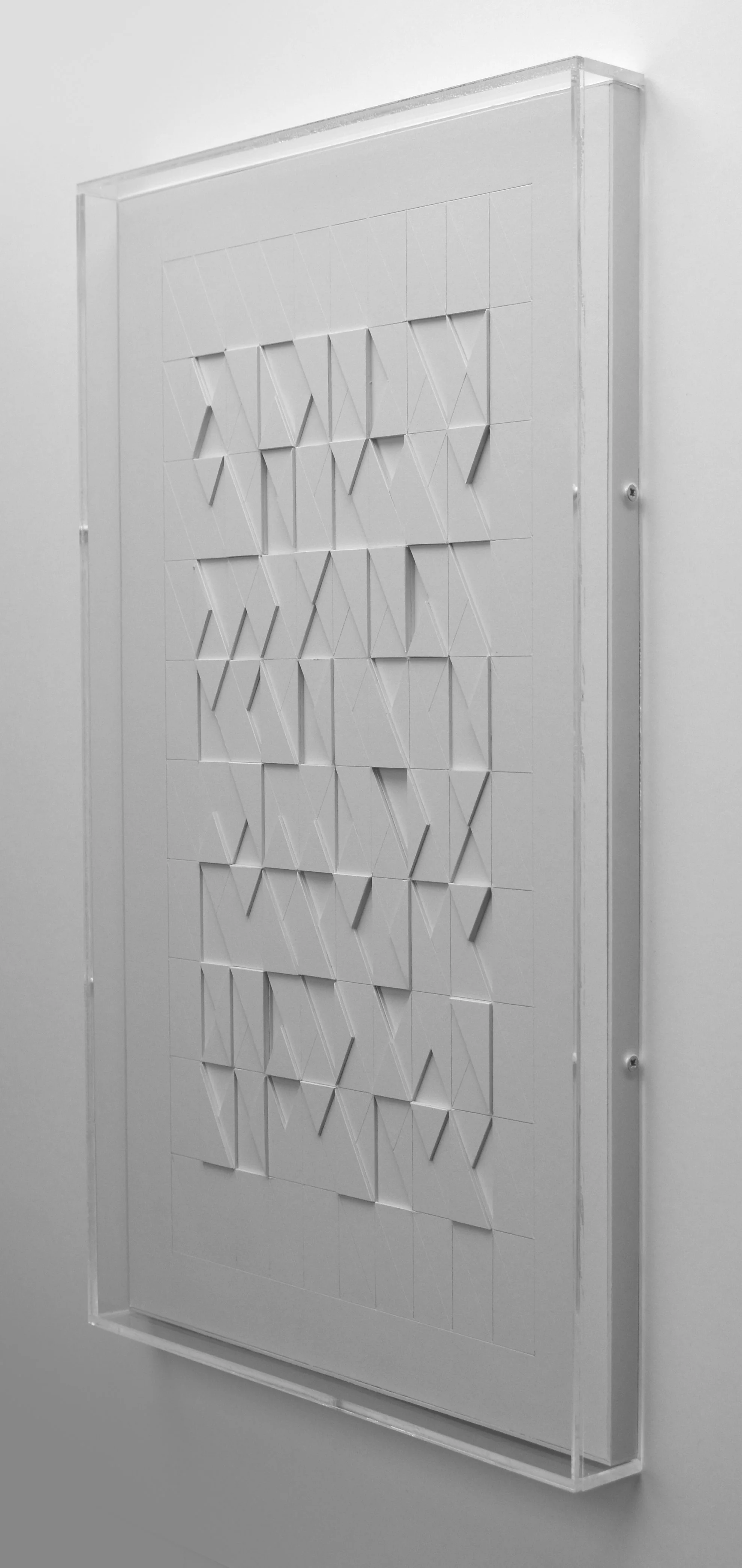 Robert Ferrer Martorell | Serie Estructures en construcció / Permutacions 392, 2020 | paper and acrylic on wood | 28.5 × 29 × 3.5 cm