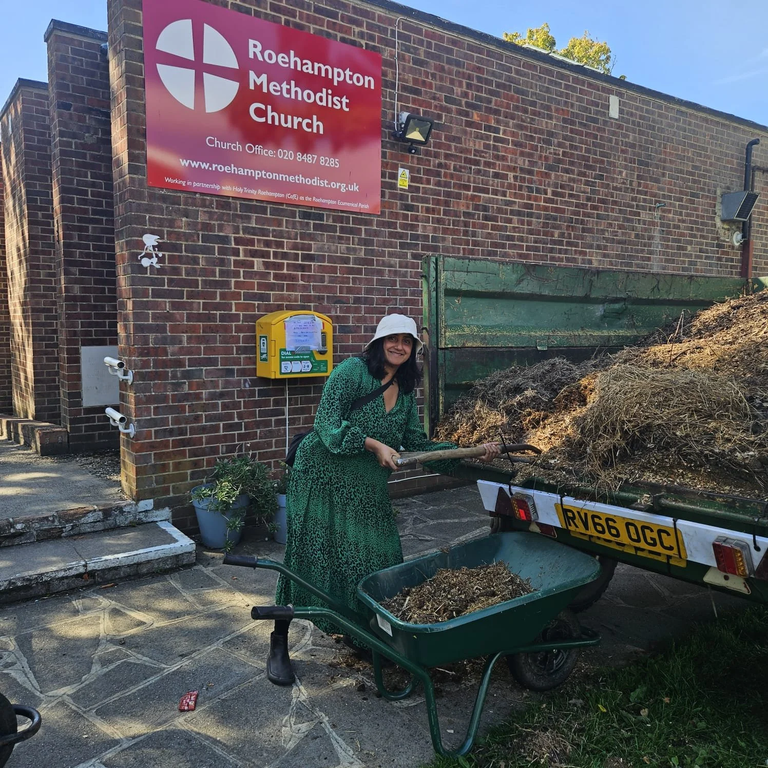 who says Preya never gets her hands dirty?!