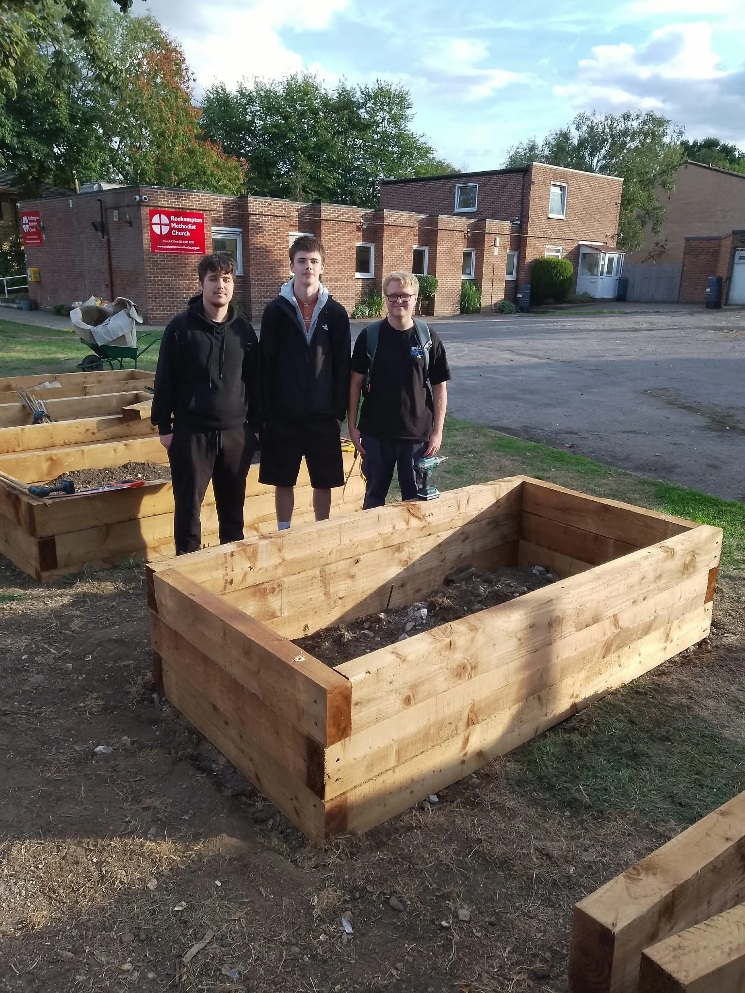 The students from South Thames Collage were brilliant- they pretty much constructed our fourth planter by themselves! 