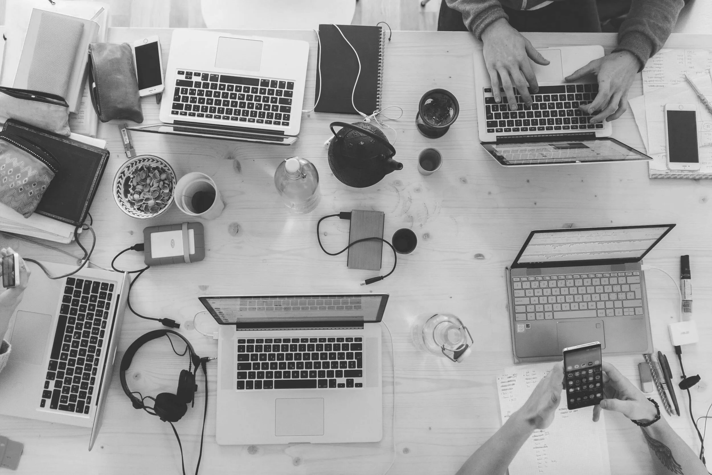 TEAM EQUITY SERIES: Funding Rounds and Team Distribution