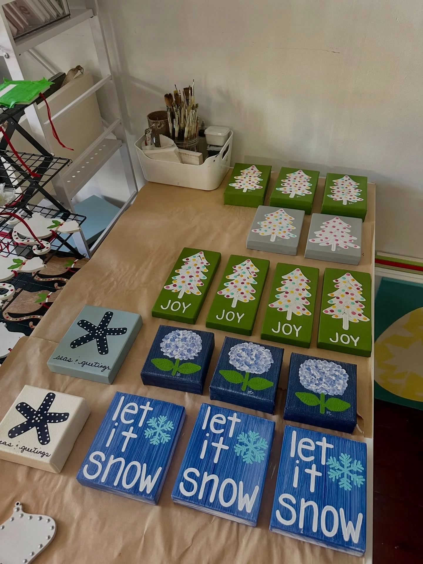 Friday -  Opening 10:30 (sneaking in one more outdoor cardio tennis)
Been busy the last 48 hours. More fun to come, we continue to add designs, and am having a fun field day playing with color this holiday season! #southshorema #holidays #holidaydeco