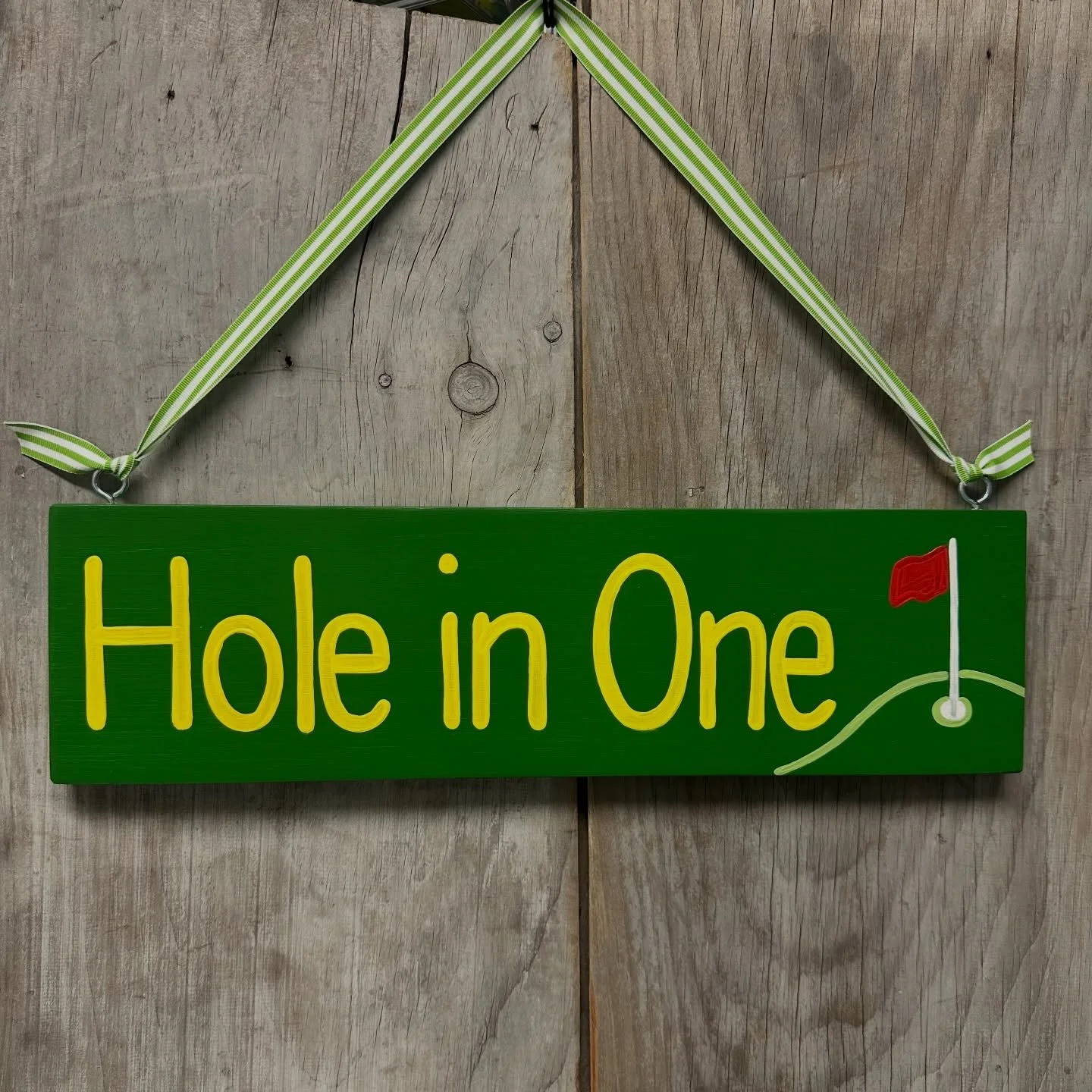 Its Green Week, I mean the Masters! Love these and are displayed on the infamous chairs in Hull! Happy Monday! #masters #golf #azaleia