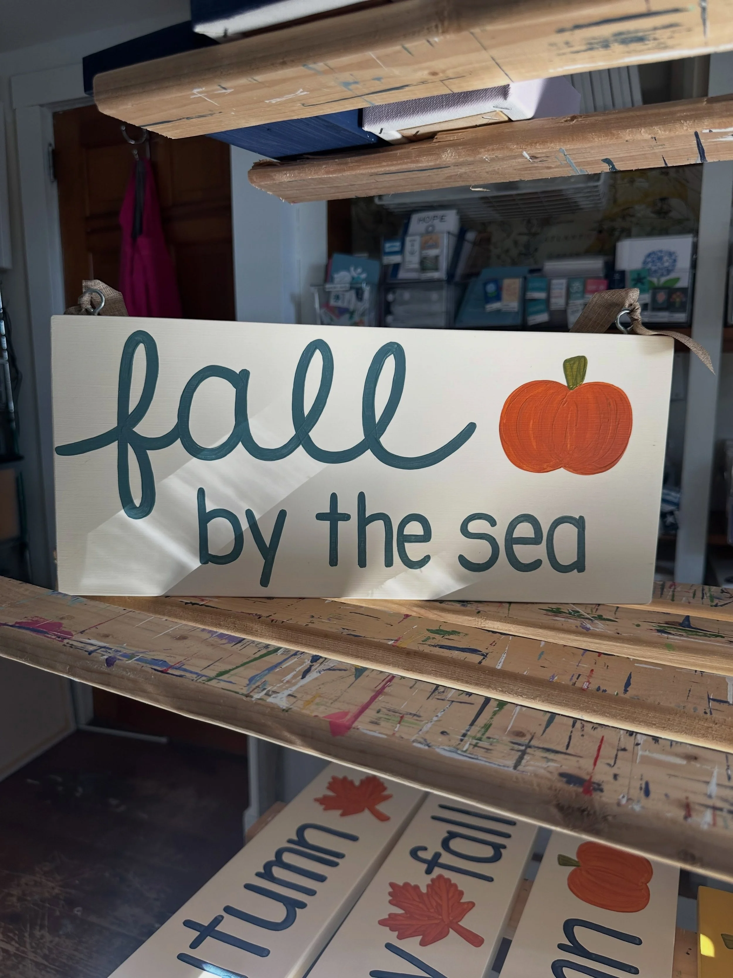 Sat 11-3
Fall is arriving in the barn. But still have plenty of starfish, beach, and holding onto summer vibes. Happy weekend! #autumn #happyfall #fallingleaves