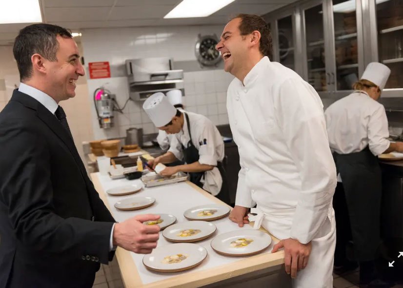 Mr.-Guidara,-left,-and-Mr.-Humm-in-the-kitchen-of-Eleven-Madison-Park-in-2015.-Image-Credit-Benjamin-Petit-for-The-New-York-Times.jpg
