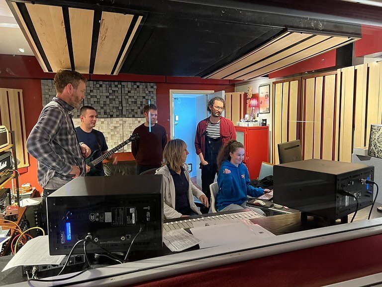 Our recording workshop was an absolute blast this weekend. Such a lovely and talented bunch - what a pleasure it was showing them what we do in the studio 👏👏