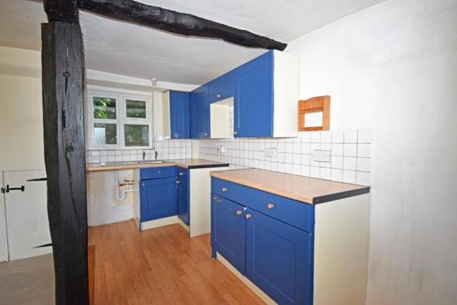 kitchen before 3.jpg