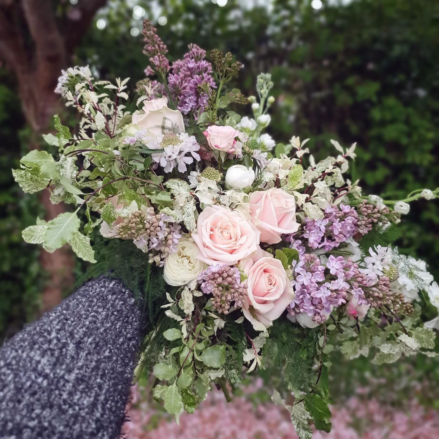 One for all my whimsical brides!

#weddings #wedding #weddingbouquet #weddingflorist #weddingflowers #weddingsupplier #maywedding #weddinginspo #bridalbouquet #bridalflowers #weddingflorals #weddingideas #wildweddings #wildweddingflowers #whimsicalwe