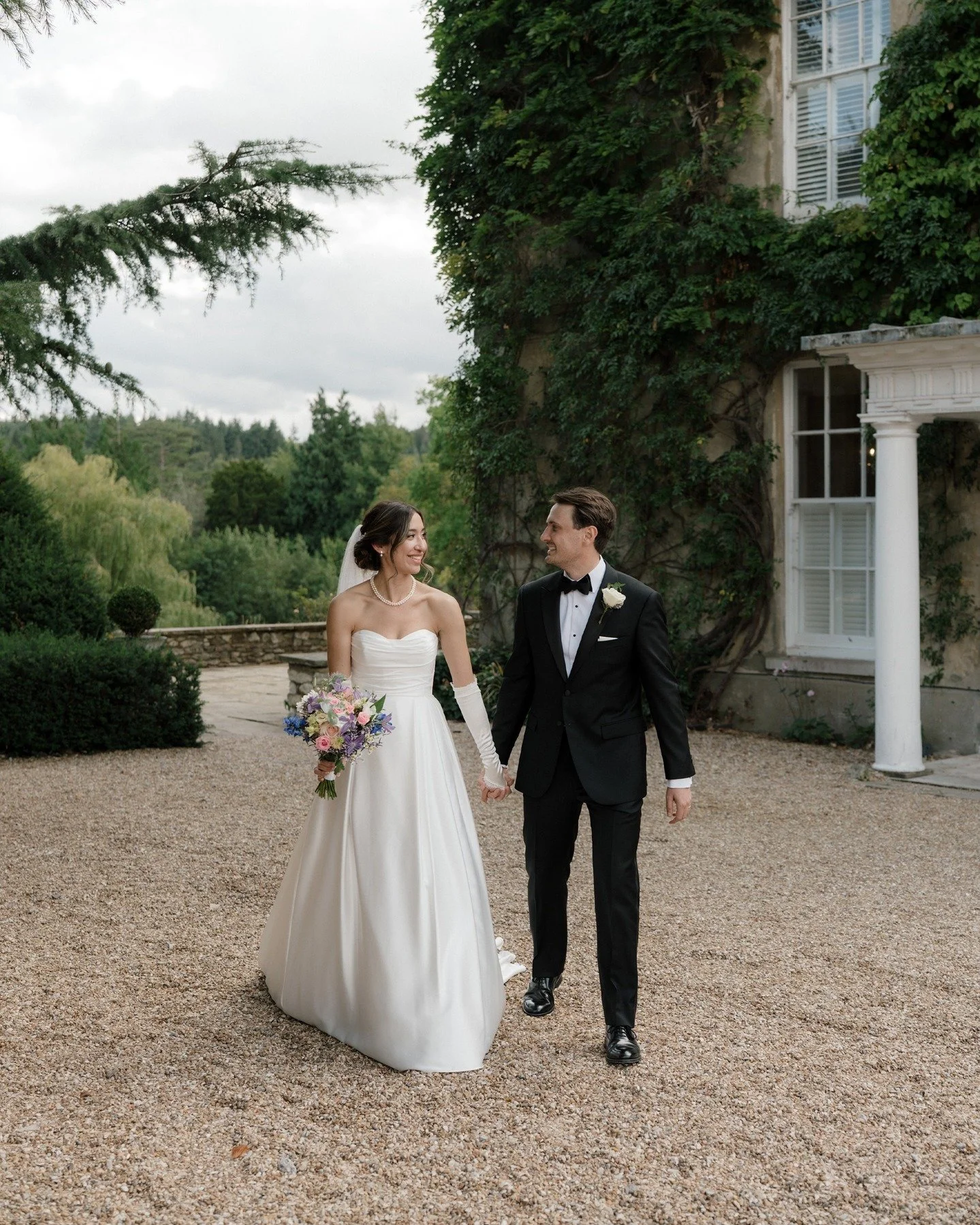 Juno &amp; Tom looking so good at @northbrook.park a few weeks back

Venue @northbrook.park 
Dress @pronovias @theweddingdressshop 
Florist @littleandbloom 
Film @danielbrucefilms 
Styling @surreyweddingcompany 
Makeup @nwmake 
Band @soulstressgroove