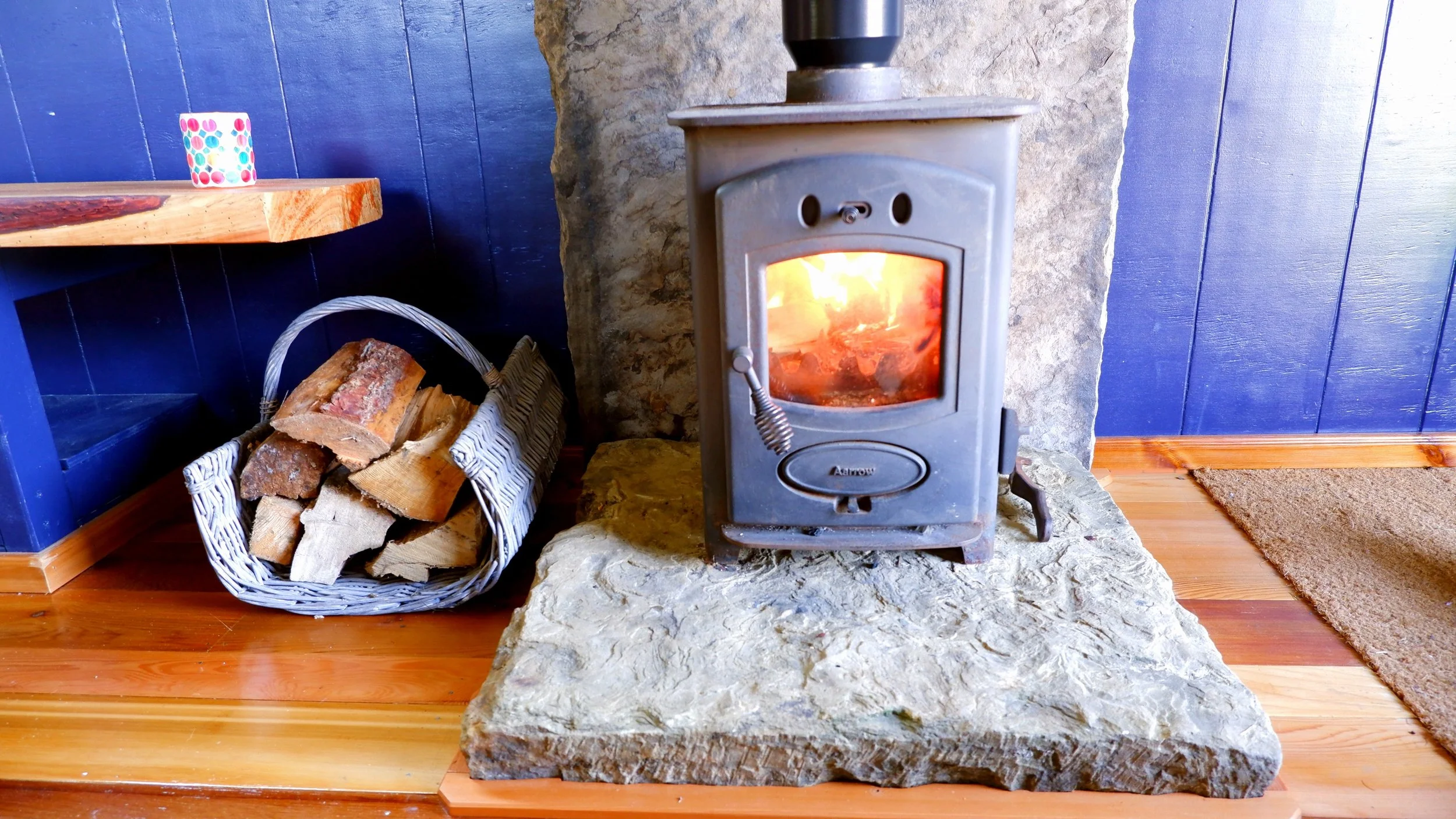 Cosy Retreat - Birch Leaf Design Shepherd's Huts