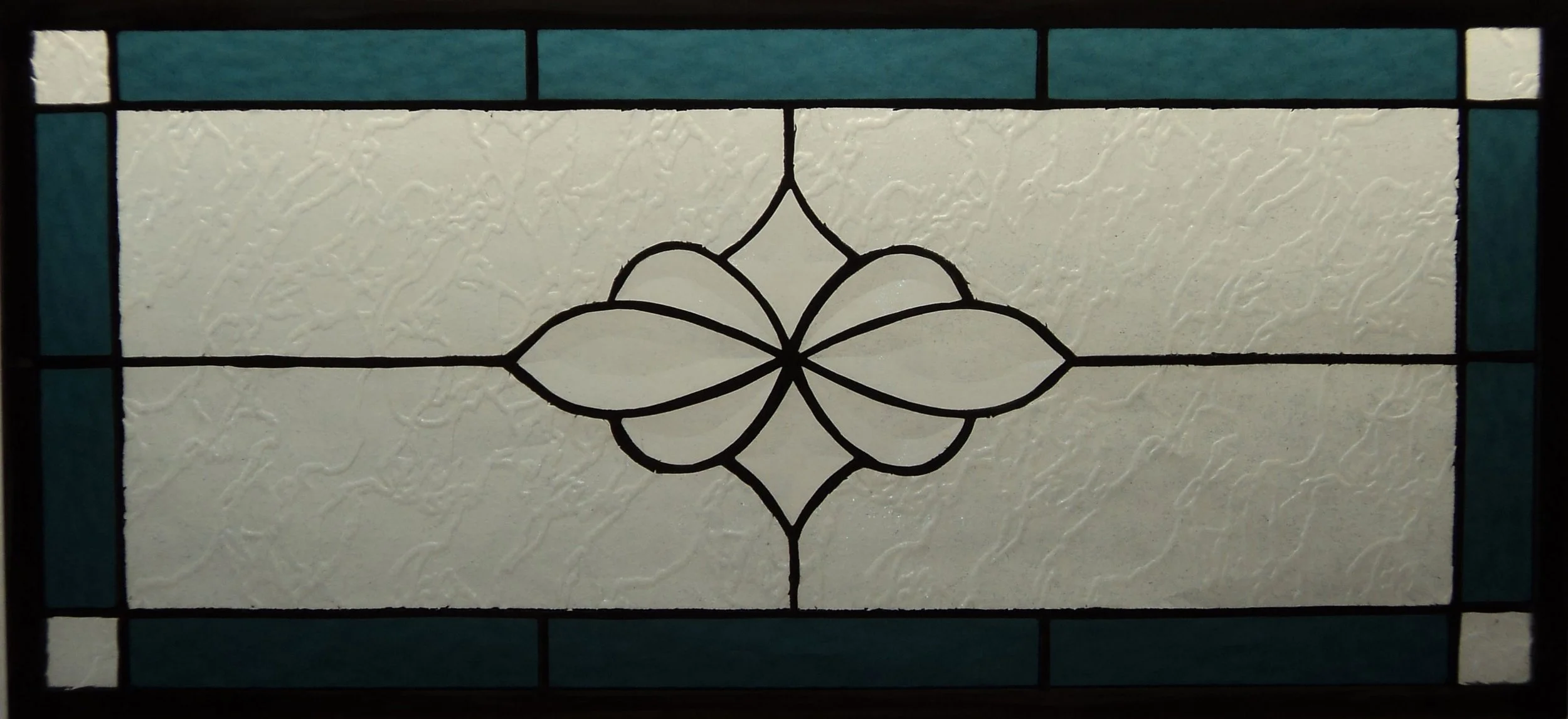 Bevel Cluster - 26 pieces - 20.5" x 9.75"